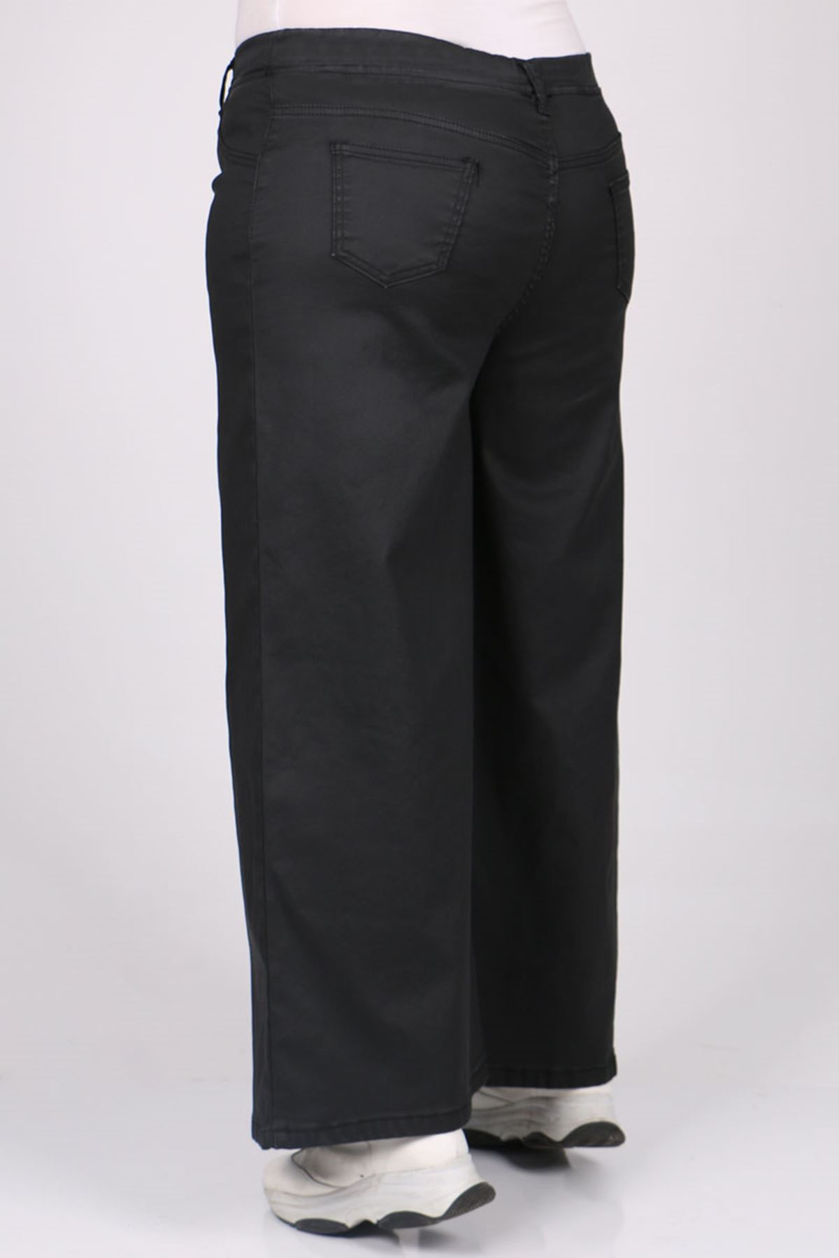 9142-2 Büyük Beden Mat Deri Görünümlü Bol Paça Kot Pantolon - Siyah