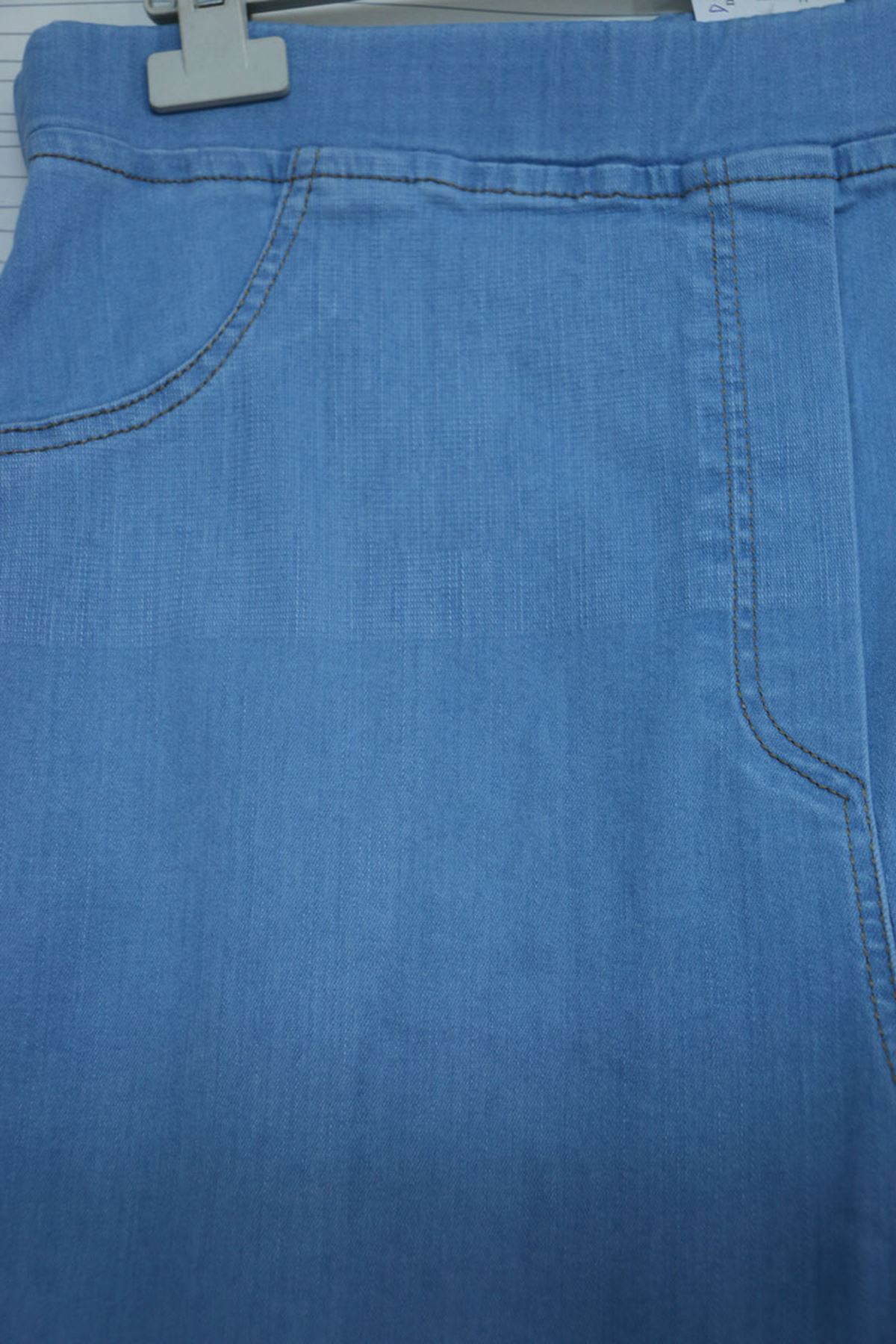 D-9109-3 Büyük Beden Defolu Beli Lastikli Dar Paça Taşlanmış Defolu Kot Pantolon-Açık Mavi 