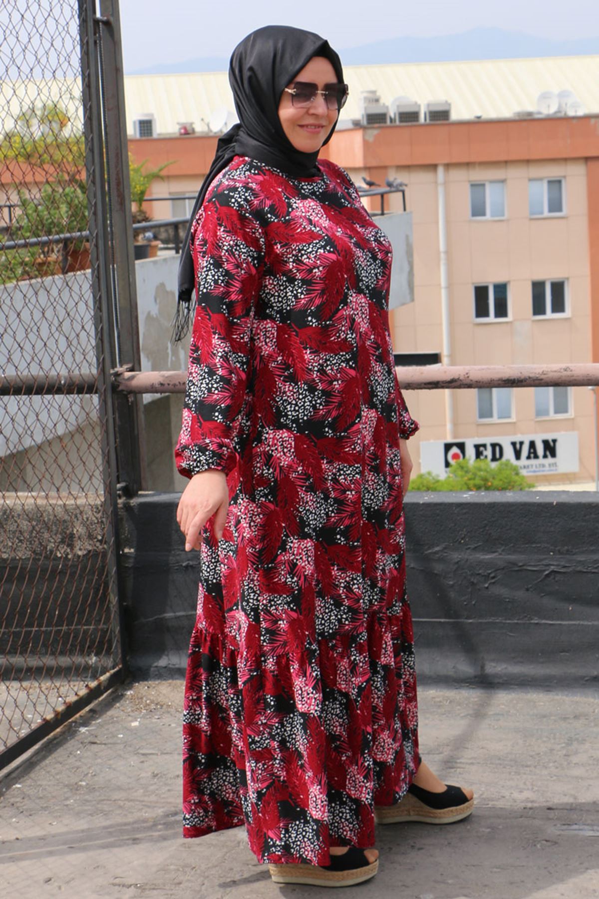 22024 Büyük Beden Altı Fırfırlı Örme Krep Elbise - Bordo Yapraklı