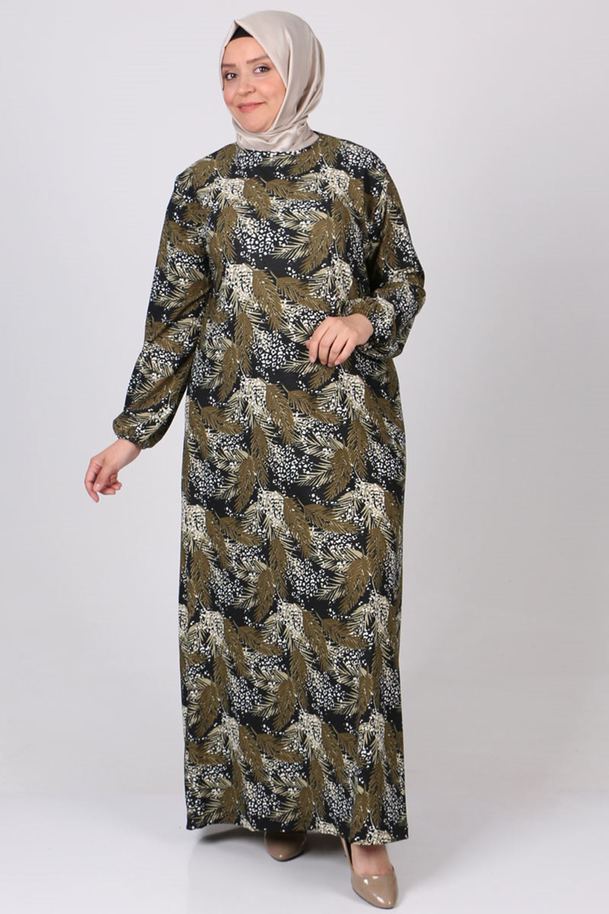 22023 Büyük Beden Kolu Lastikli Örme Krep Elbise - Haki Yapraklı