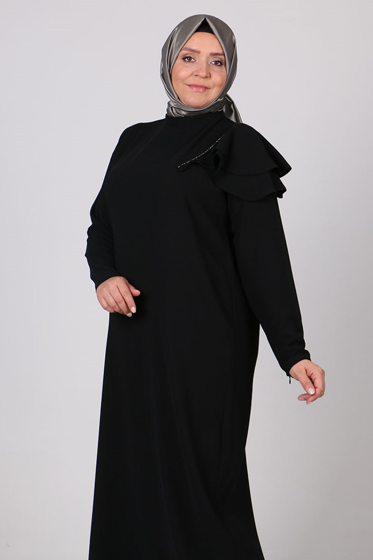 22022 Büyük Beden Omuz Volan Detaylı Krep Elbise - Siyah
