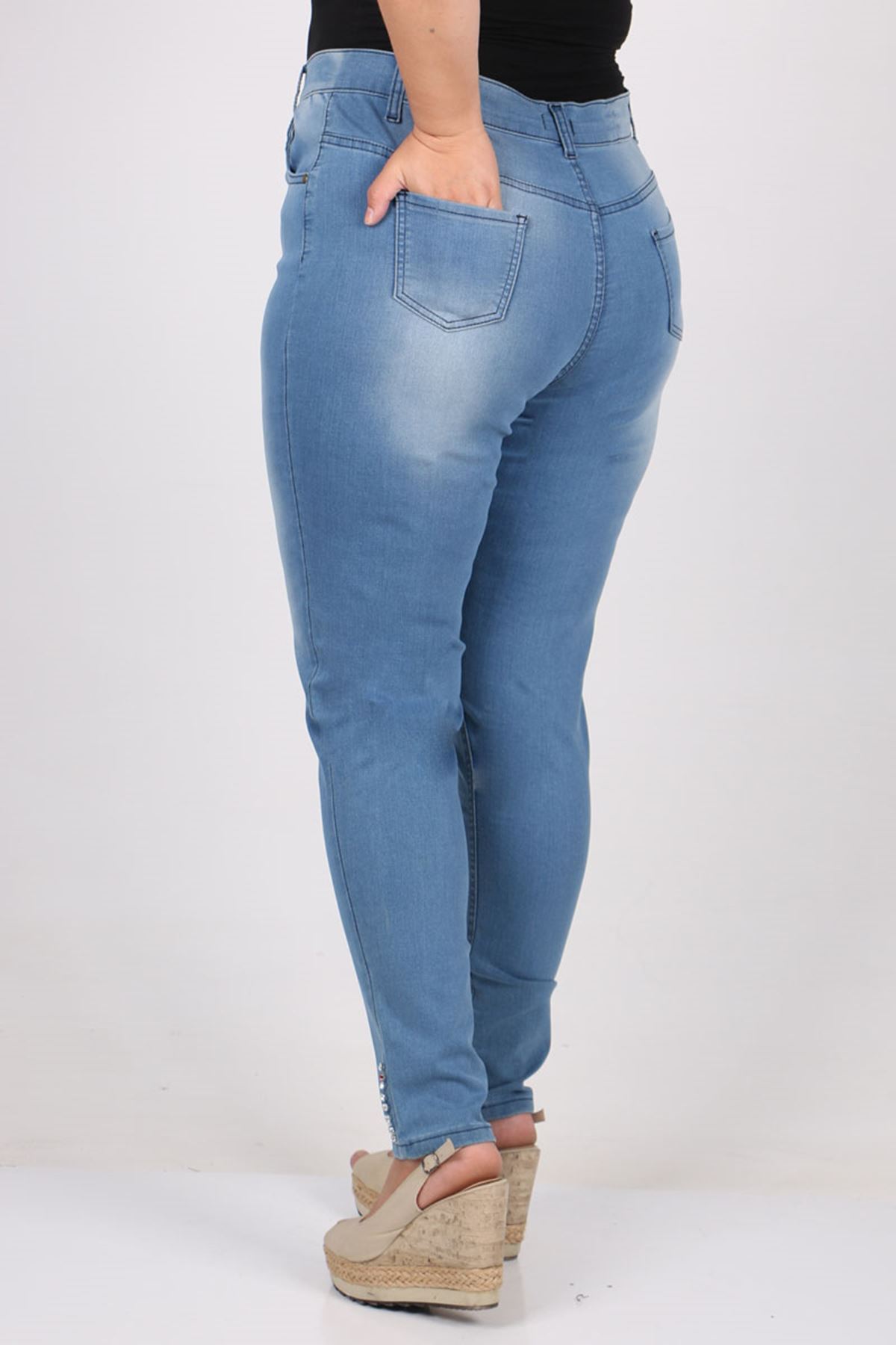 9196 Büyük Beden Taşlamalı Paçası Taş Detaylı Dar Paça Kot Pantolon-Buz Mavi