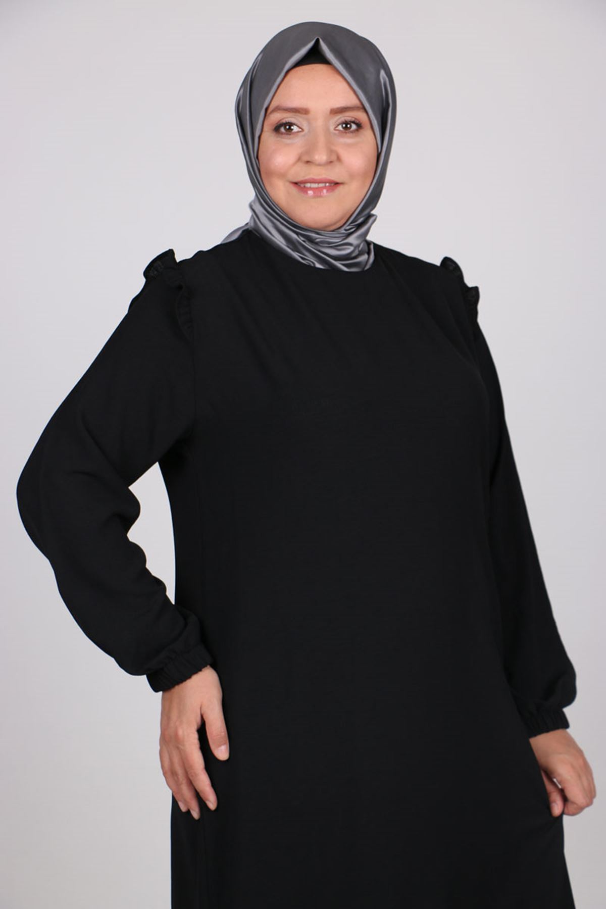 22027 Büyük Beden Omuzları Fırfırlı Moskino Elbise-Siyah
