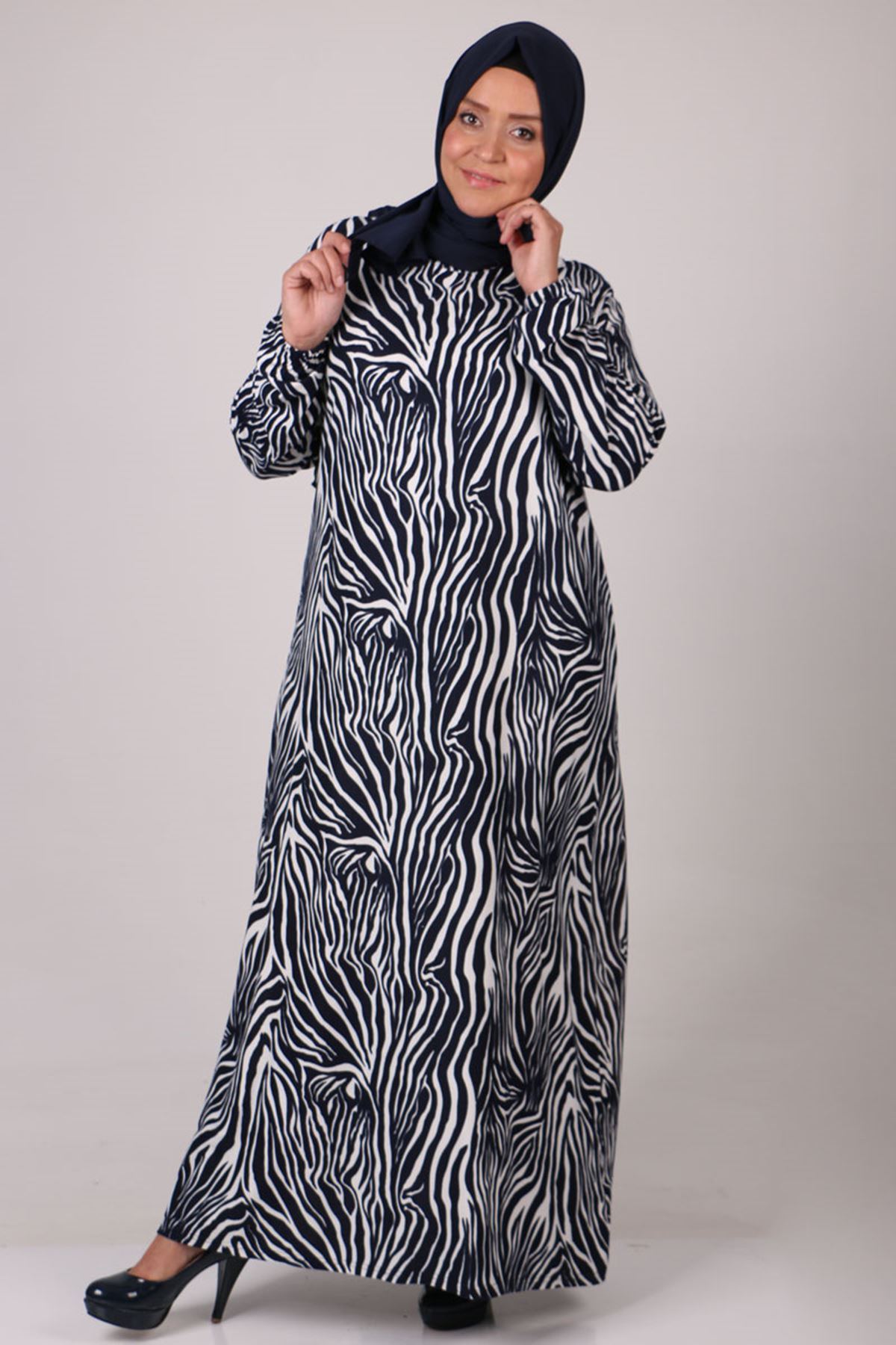 22031 Büyük Beden Süet Kolu Lastikli Elbise-Lacivert Zebra