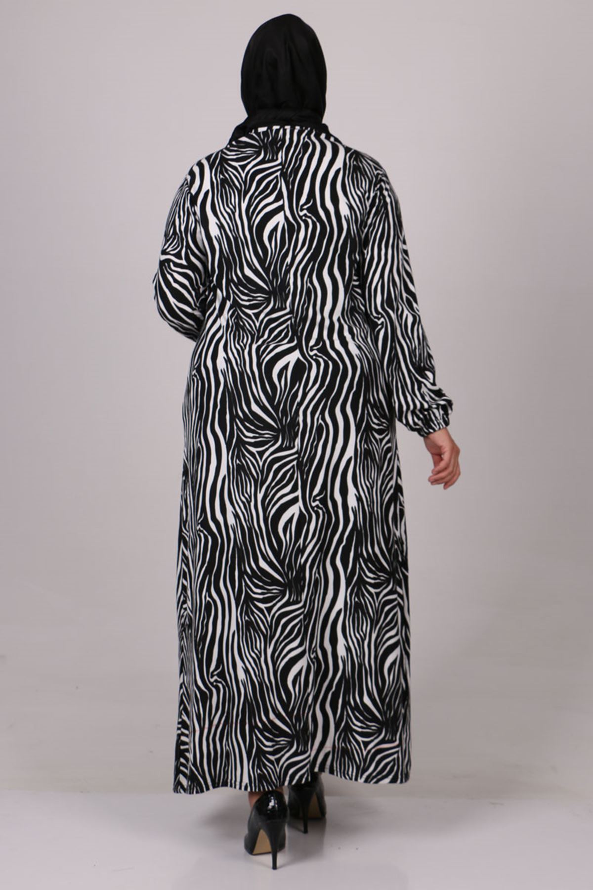 22031 Büyük Beden Süet Kolu Lastikli Elbise-Siyah Zebra