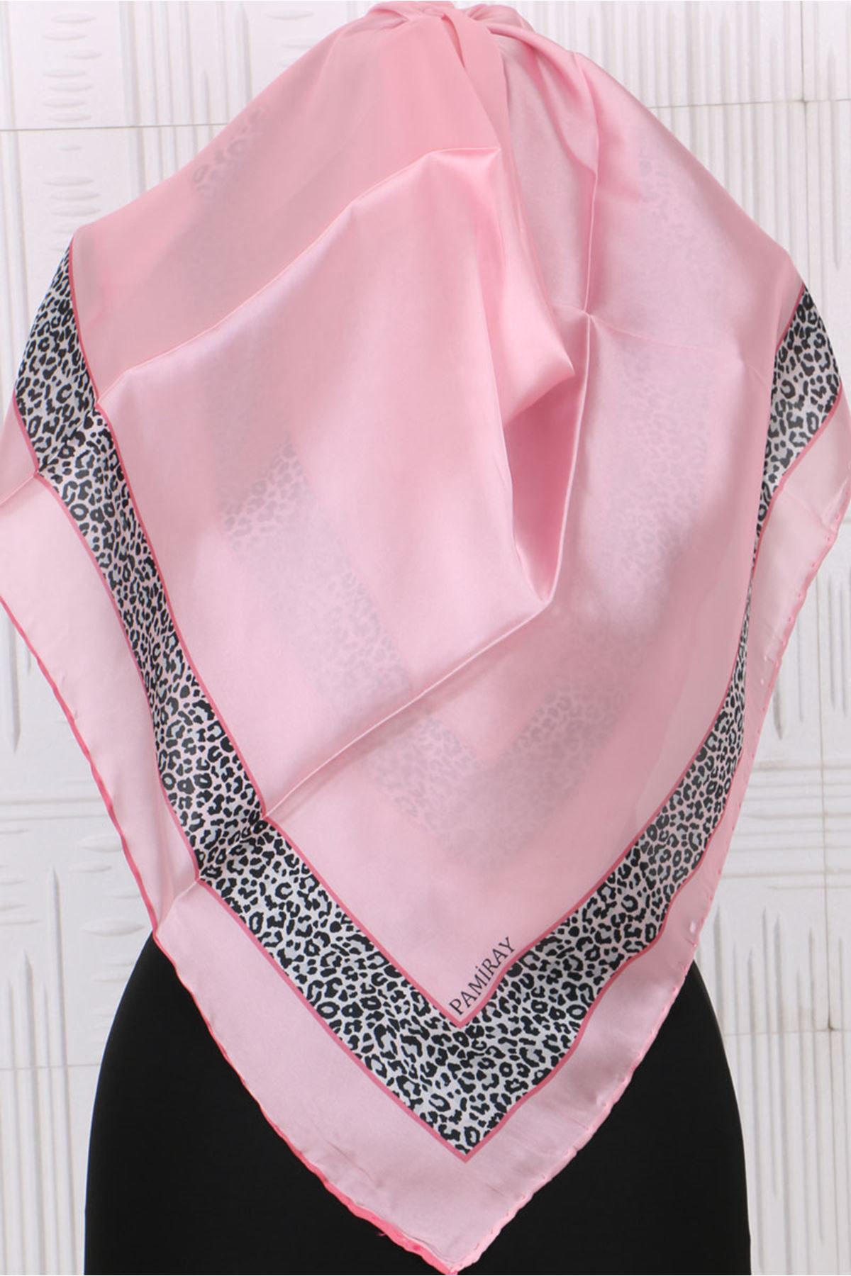 17116 Leopard Patterned Rayon Scarf - Pink