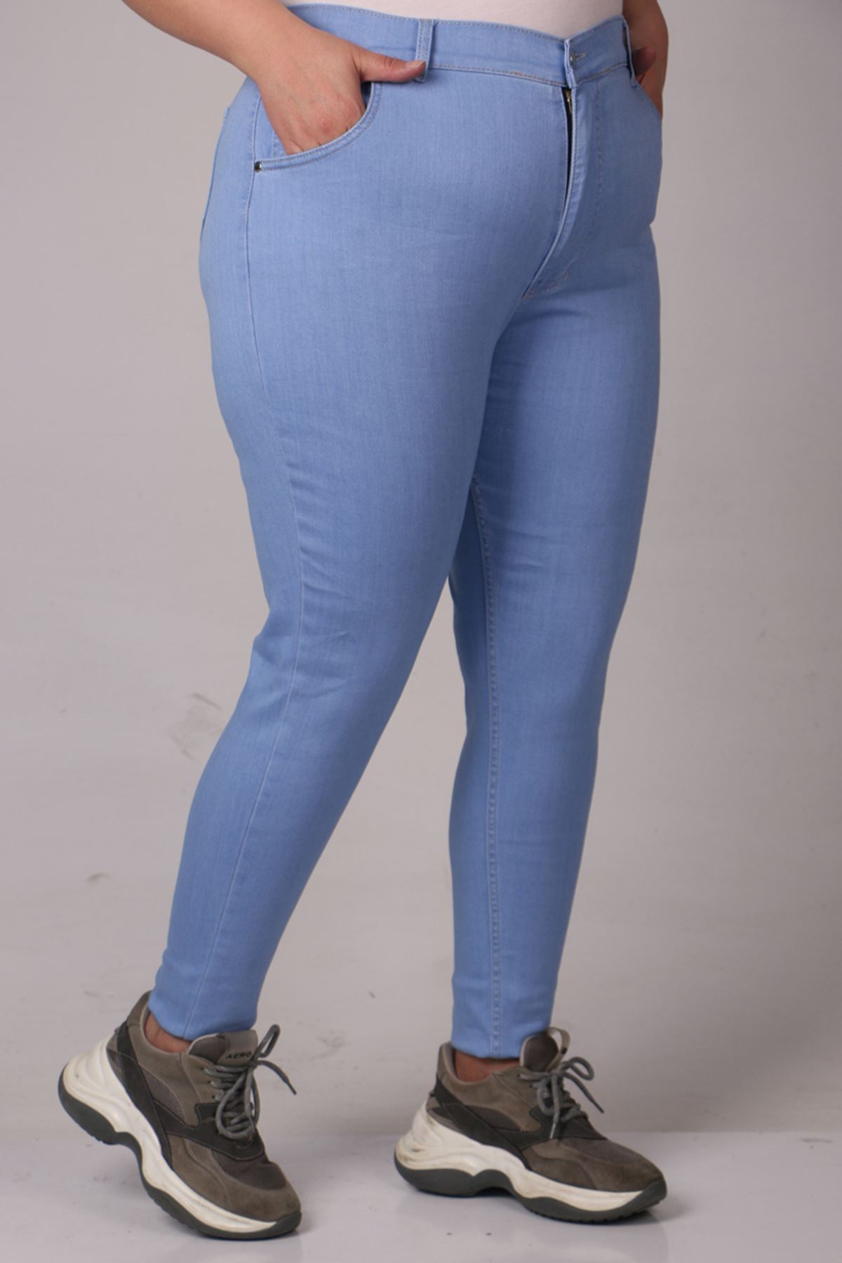 9183-6 Plus Size Narrow Leg Long Length Jeans Trousers - Ice Blue