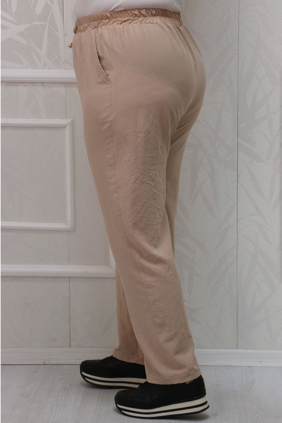 39024 Large Size Star Airobin Slim Leg Pants With Elastic Waist - Beige