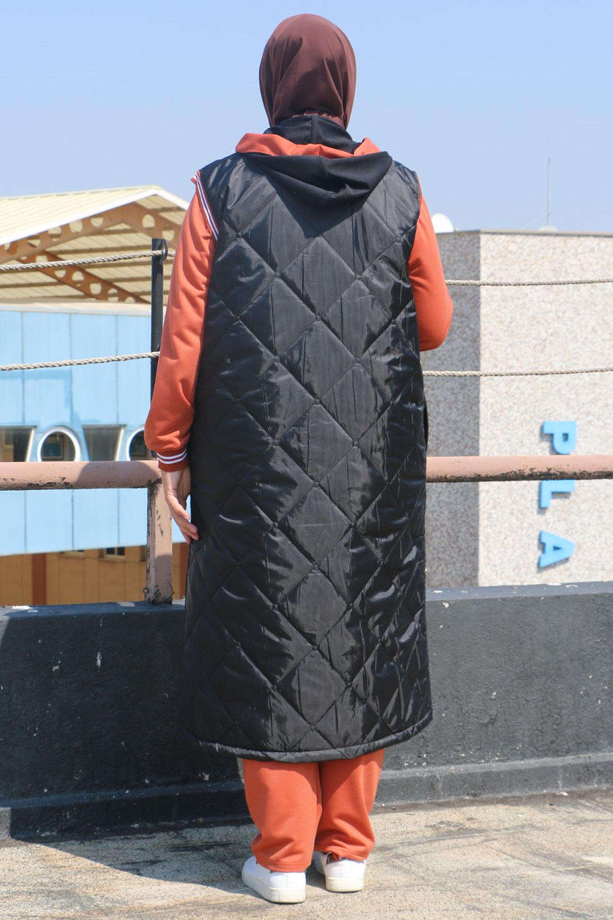 37309 Large Size Two Thread-Quilted Vest Triple Suit-Tile