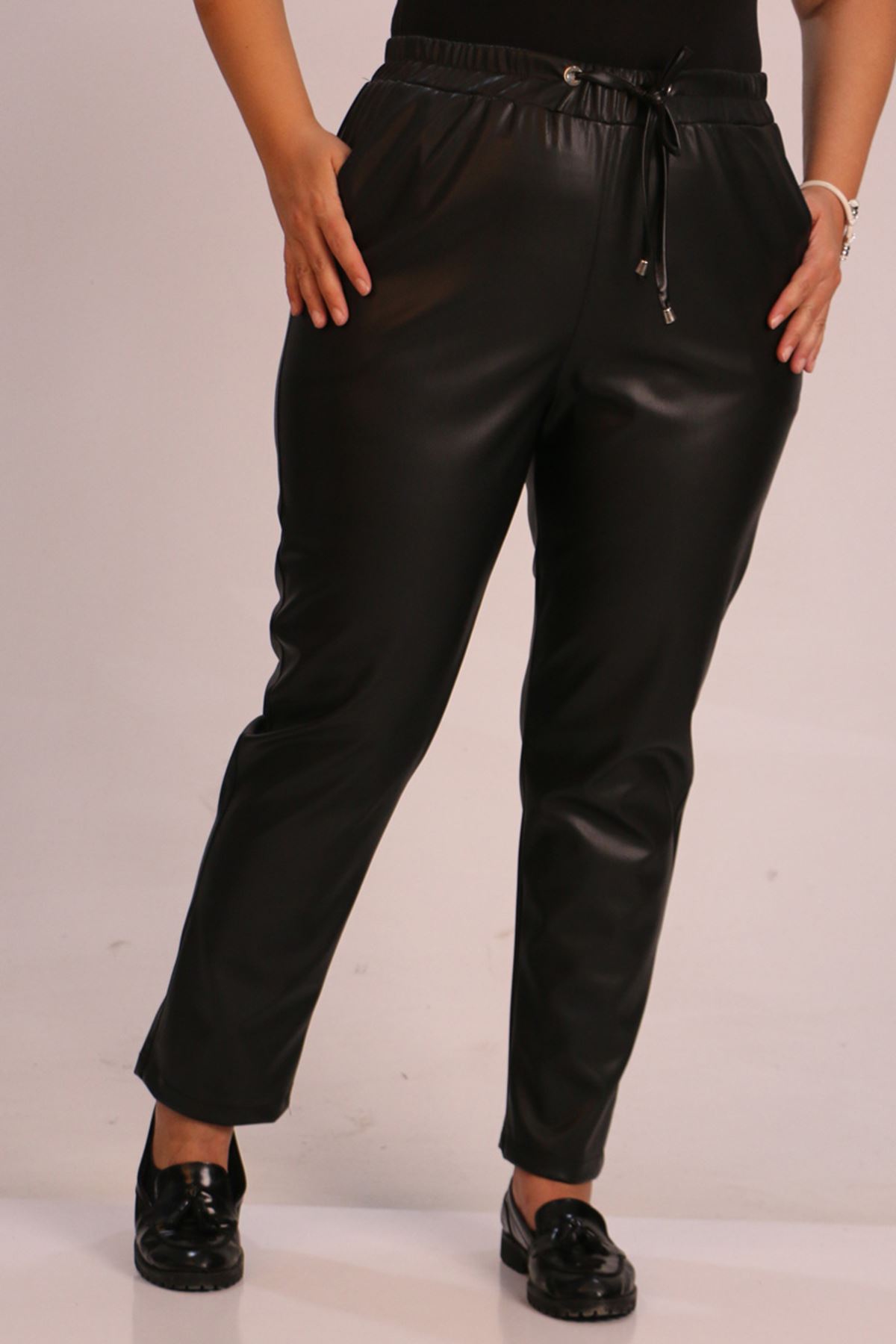 39039 Large Size Elastic Waist Leather Trousers-Black