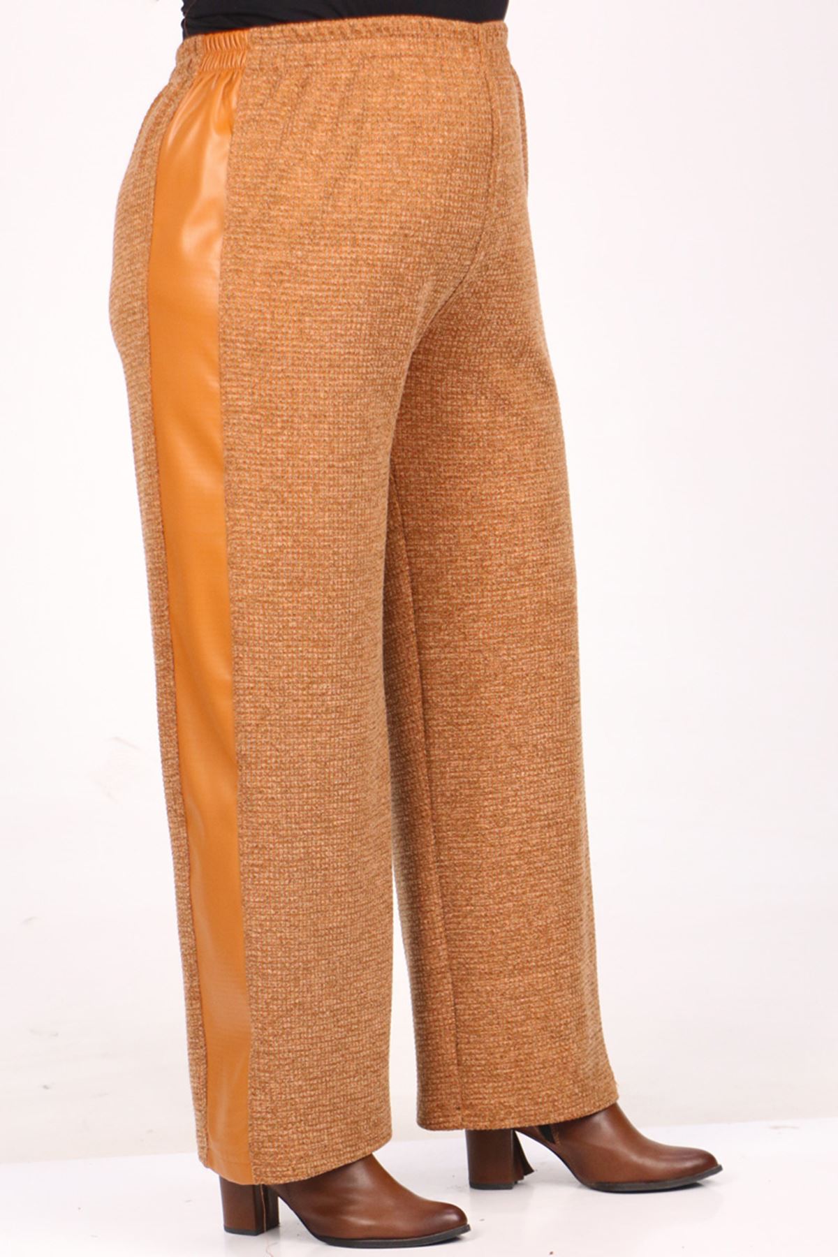 37103 Large Size Honeycomb Textured Leather Detailed Knitwear Suit-Tan