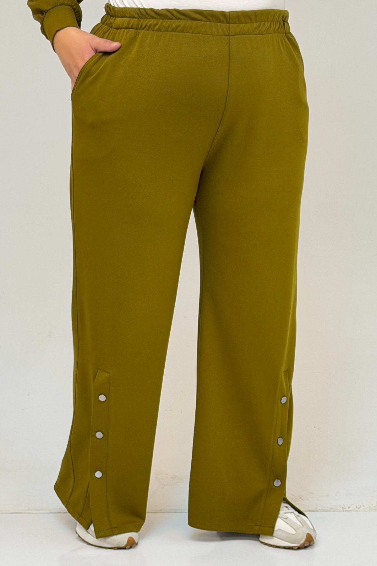 57034 Büyük Beden Çift Düğme Detaylı Modal Pantolonlu Takım - Yağ Yeşili