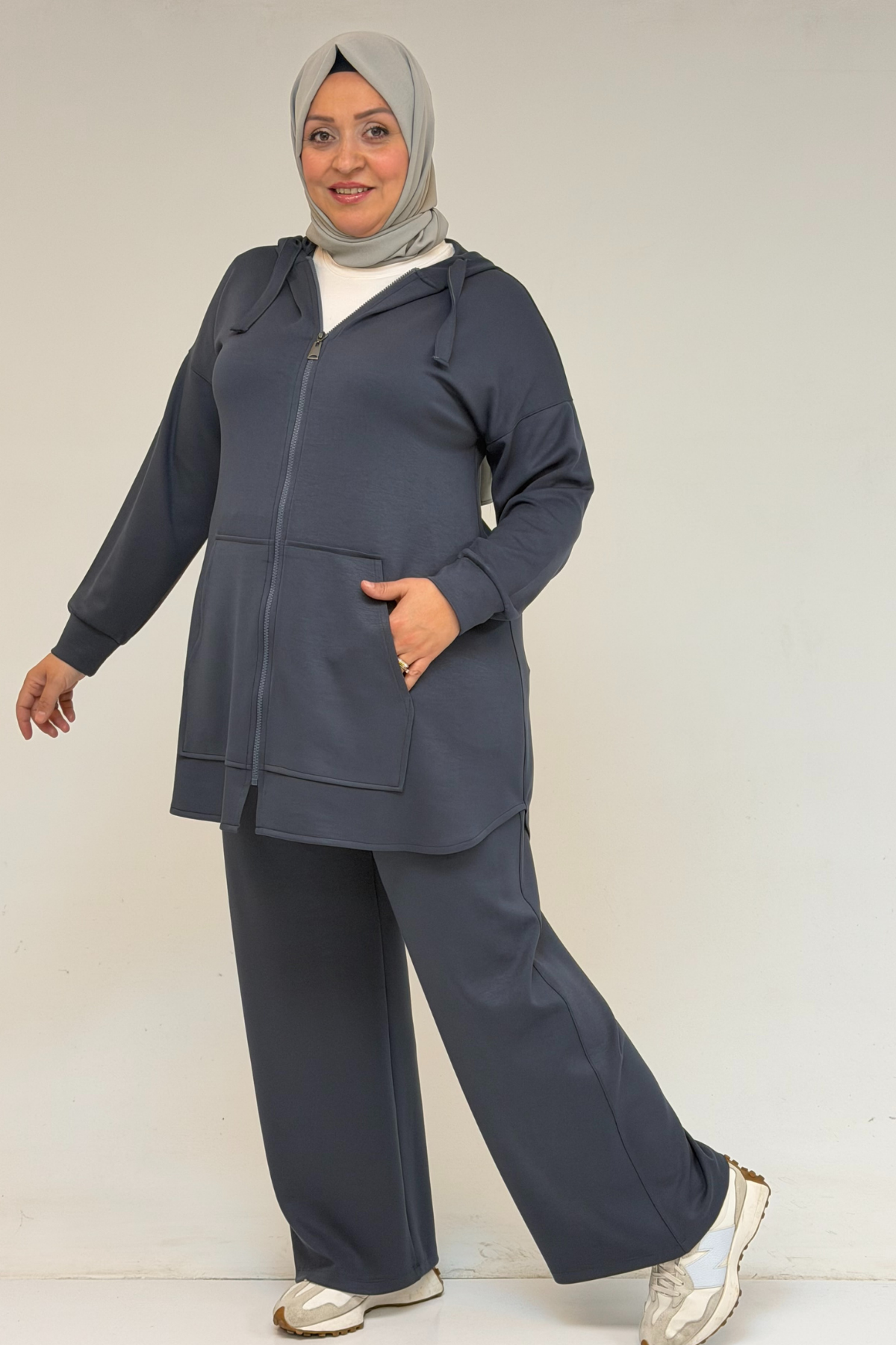 57022 Büyük Beden Kanguru Cepli Fermuarlı  Modal Pantolonlu  Takım - Gri