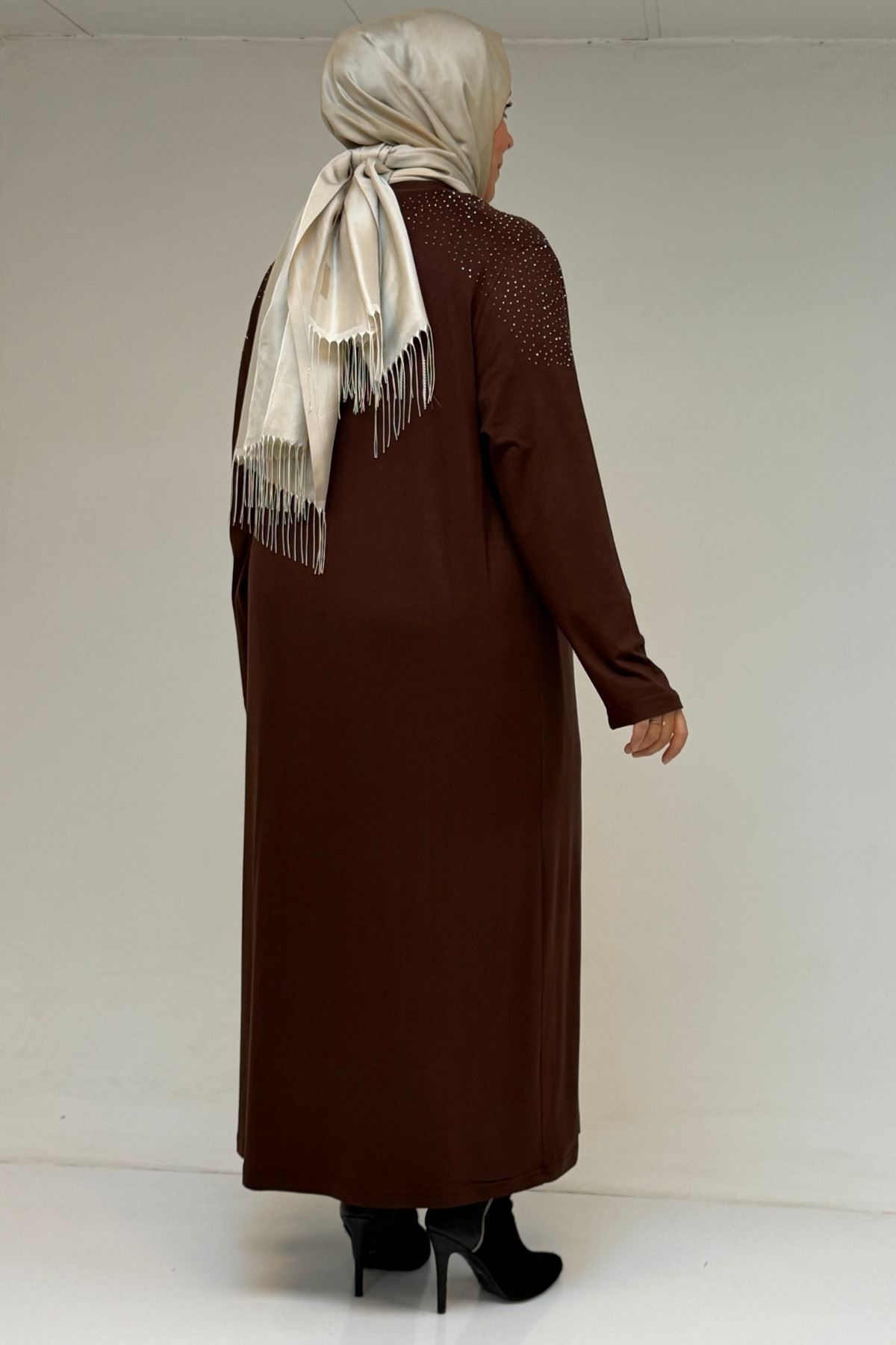 53069 Büyük Beden Omzu Taş Detaylı Penye Tunik - Kahve