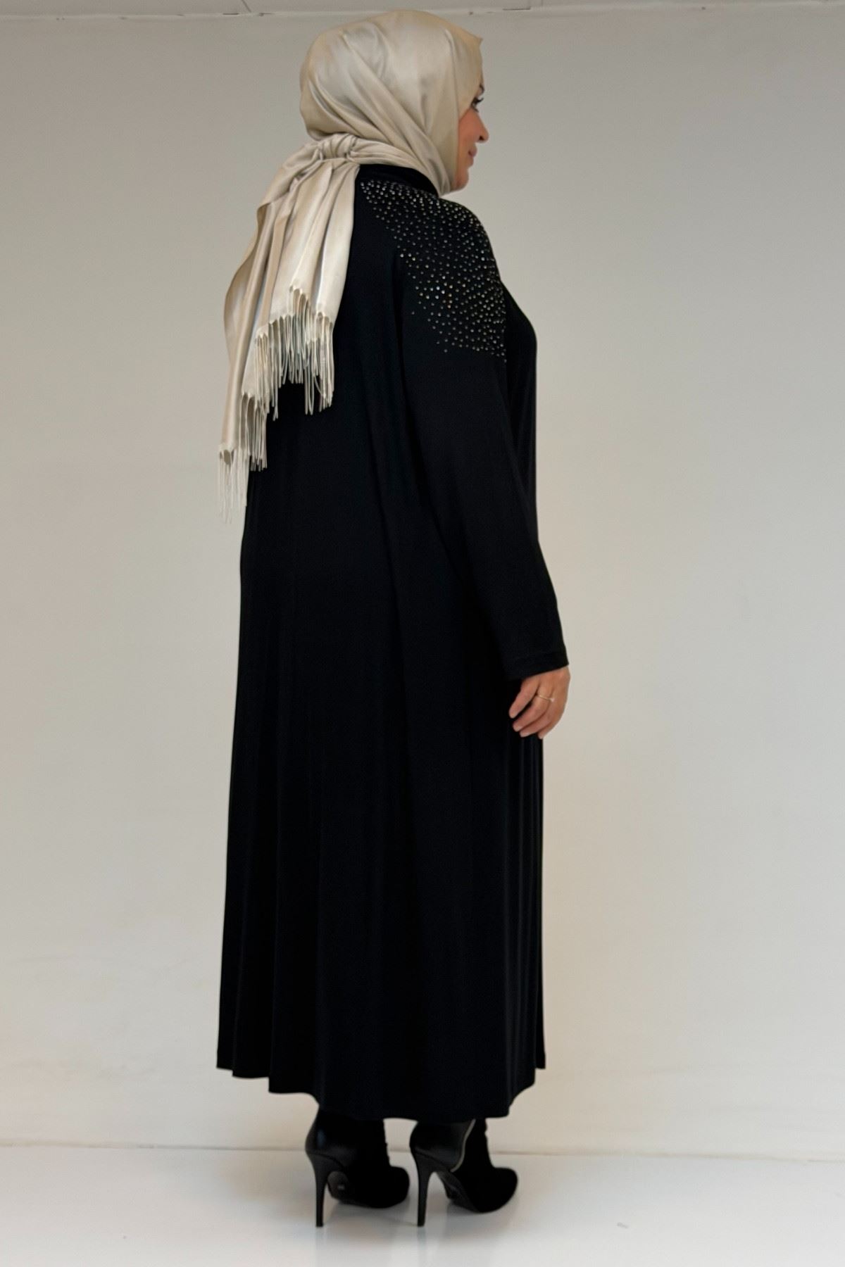 53069 Büyük Beden Omzu Taş Detaylı Penye Tunik - Siyah