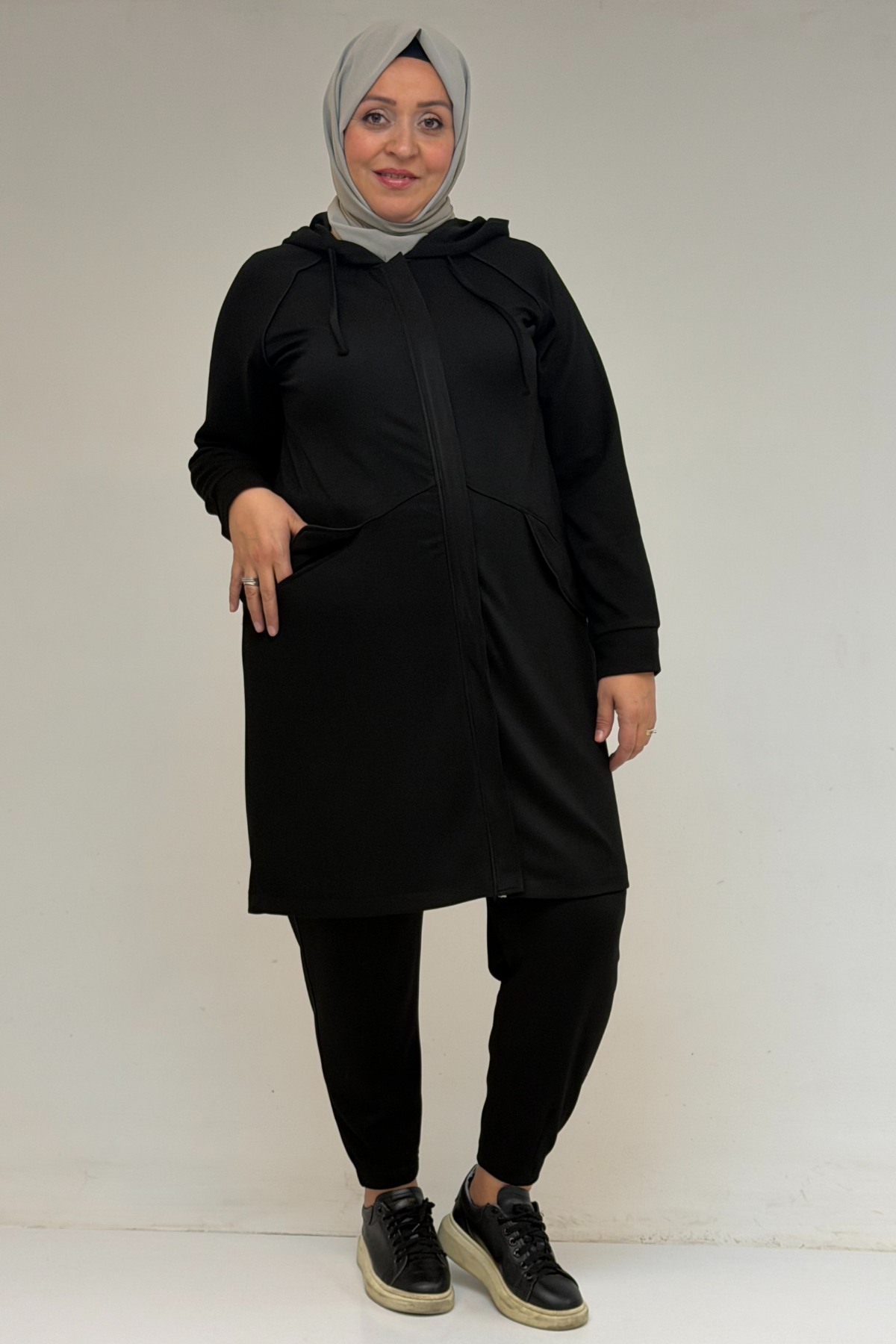 47068 Büyük Beden Çıtçıt Detaylı Modal Tunik - Siyah