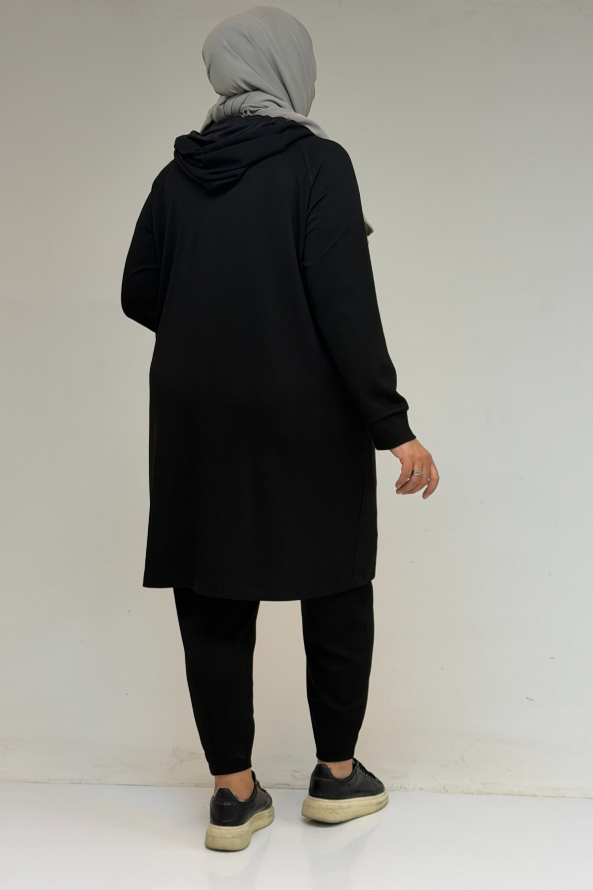 47068 Büyük Beden Çıtçıt Detaylı Modal Tunik - Siyah