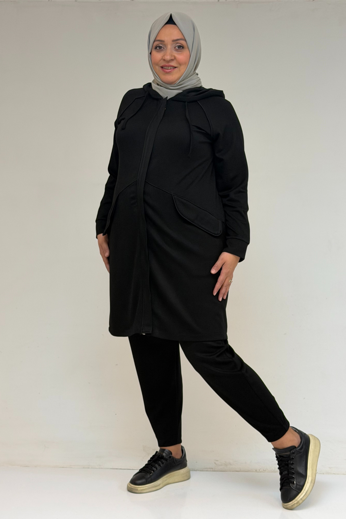 47068 Büyük Beden Çıtçıt Detaylı Modal Tunik - Siyah