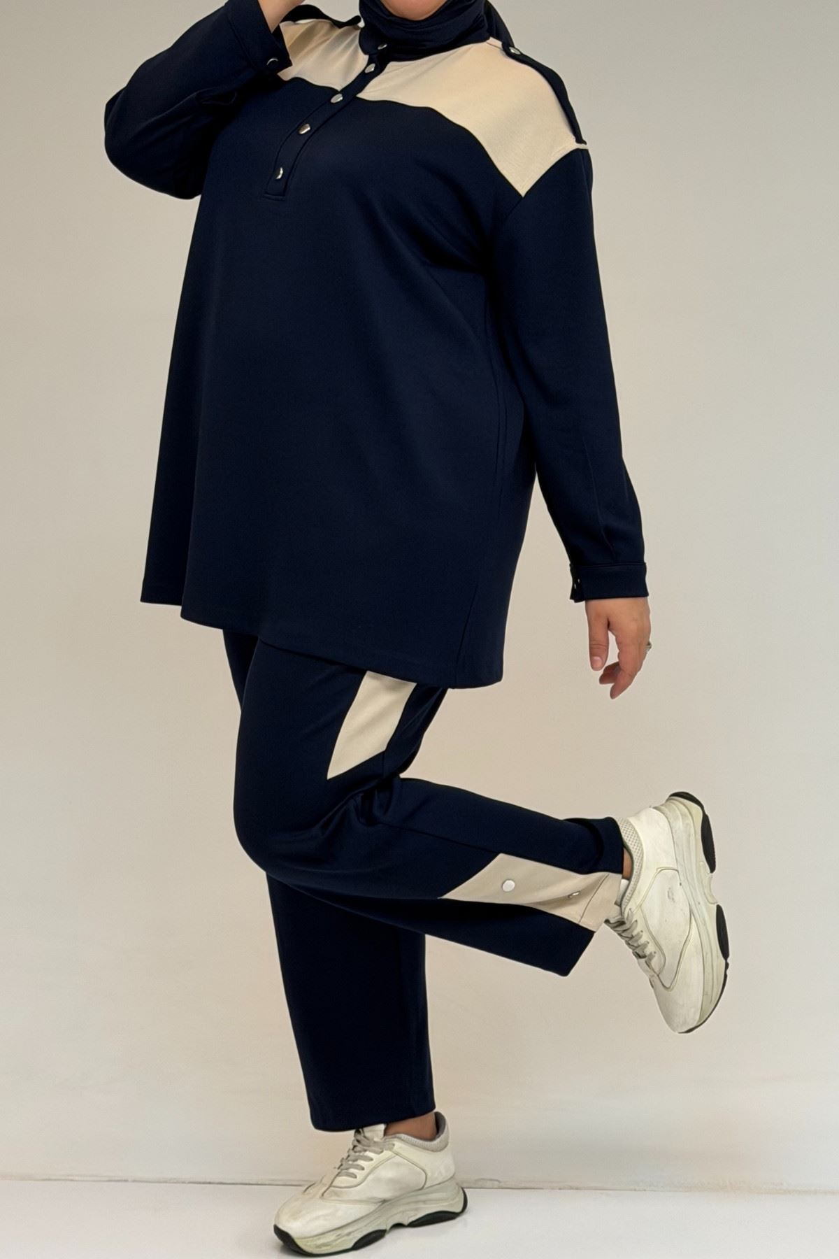 57042 Büyük Beden Yarım Patlı Çıtçıtlı Modal Pantolonlu Takım - Lacivert