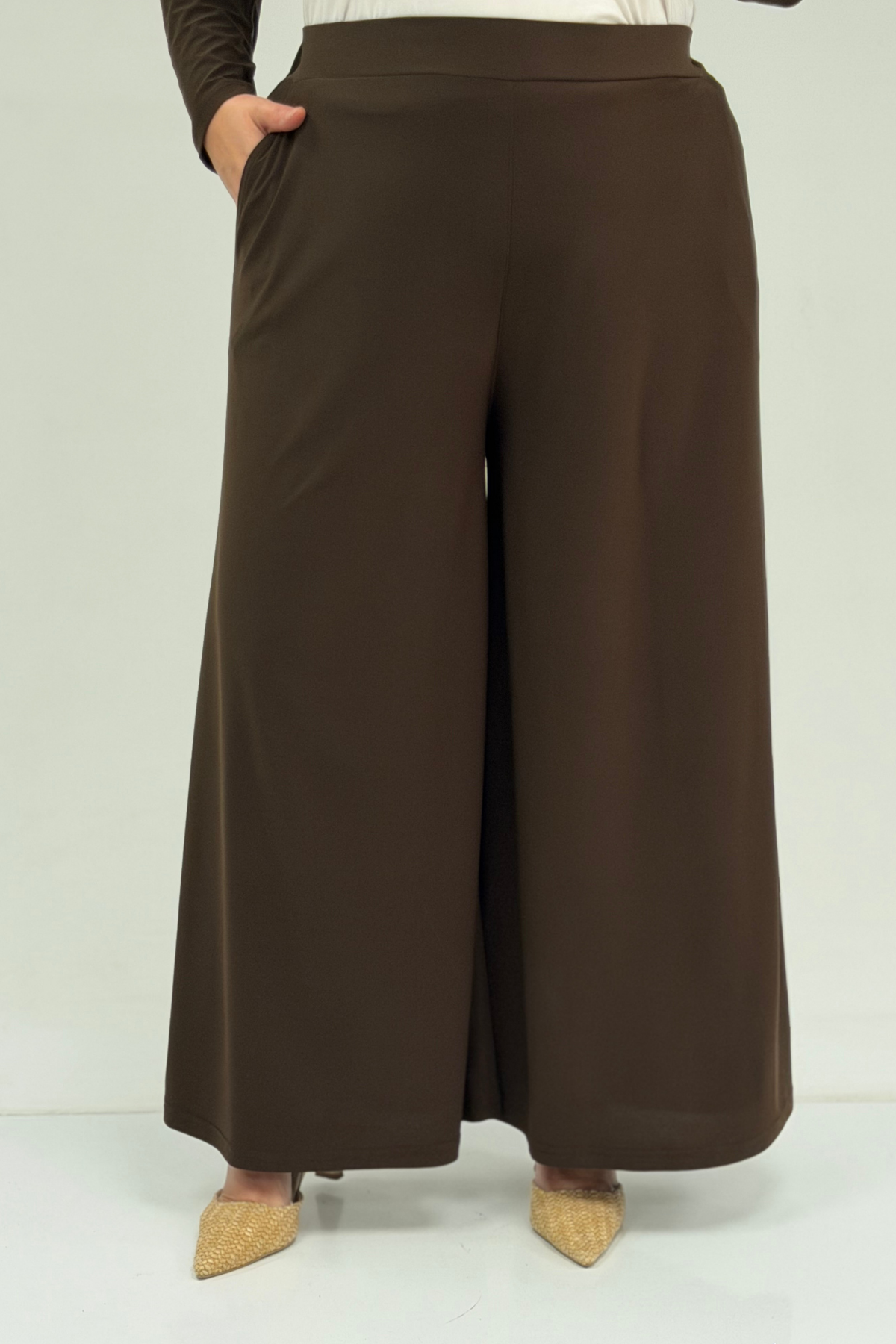 67004 Büyük Beden Önü Ve Arkası Pelerin Detaylı Sandy Pantolonlu Takım - Kahve