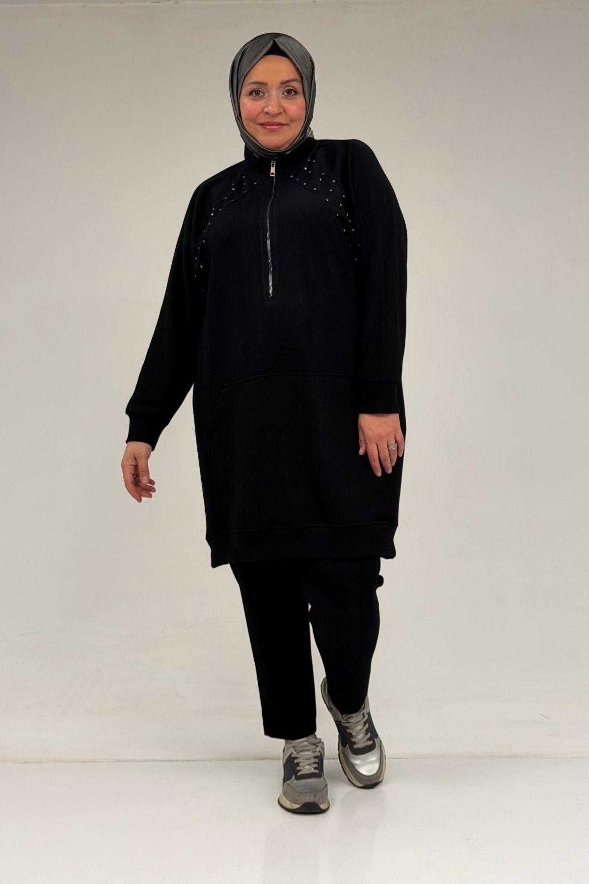 47088 Büyük Beden Omzu Taş Detaylı Pantolonlu Takım - Siyah