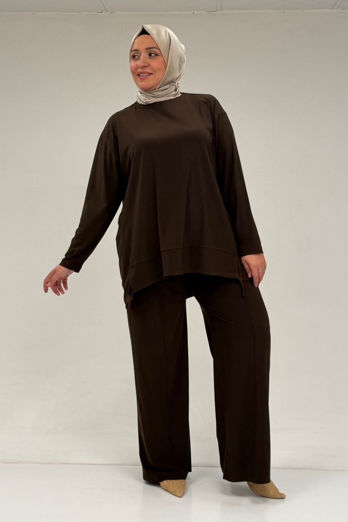 67033 Büyük Beden  Etek Ucu Parçalı Sandy Pantolonlu Takım - Kahve