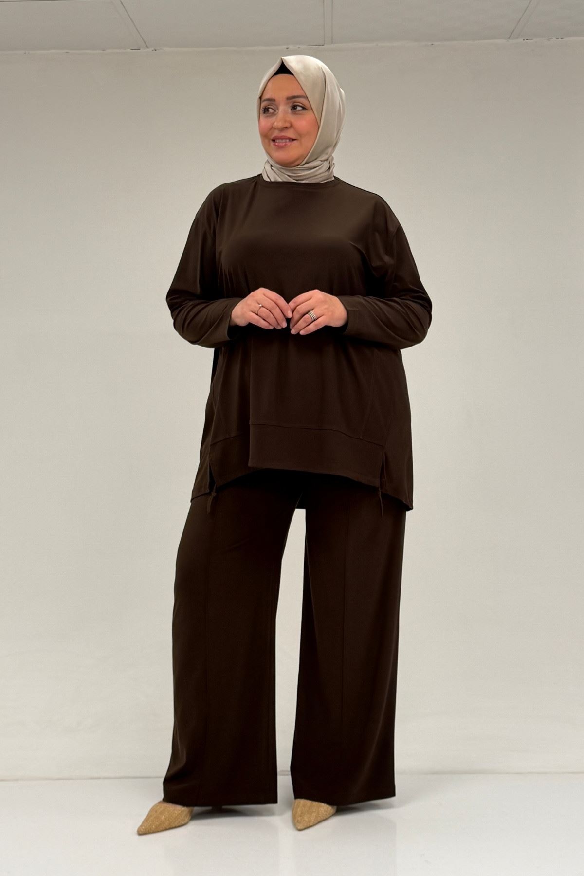 67033 Büyük Beden  Etek Ucu Parçalı Sandy Pantolonlu Takım - Kahve