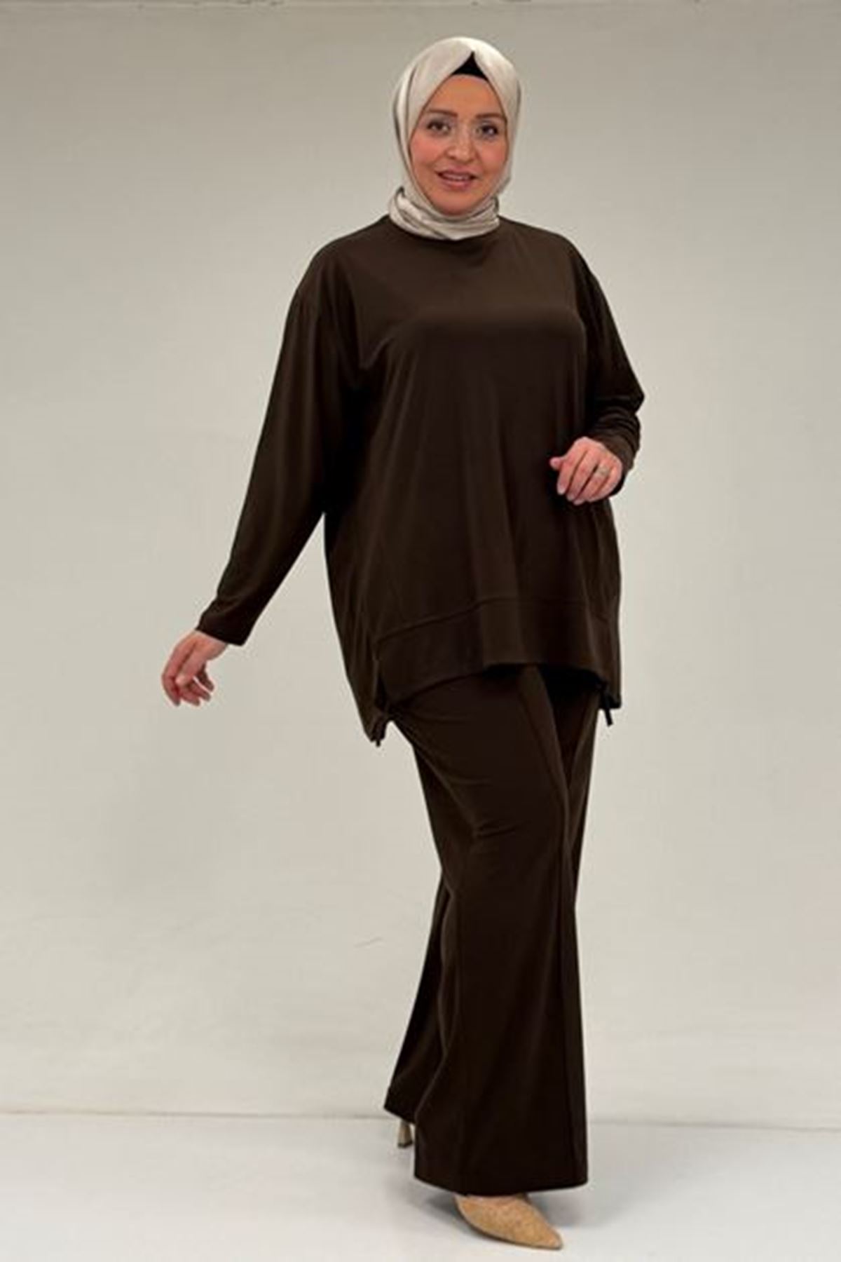 D-67033 Büyük Beden  Etek Ucu Parçalı Sandy Pantolonlu Takım - Kahve