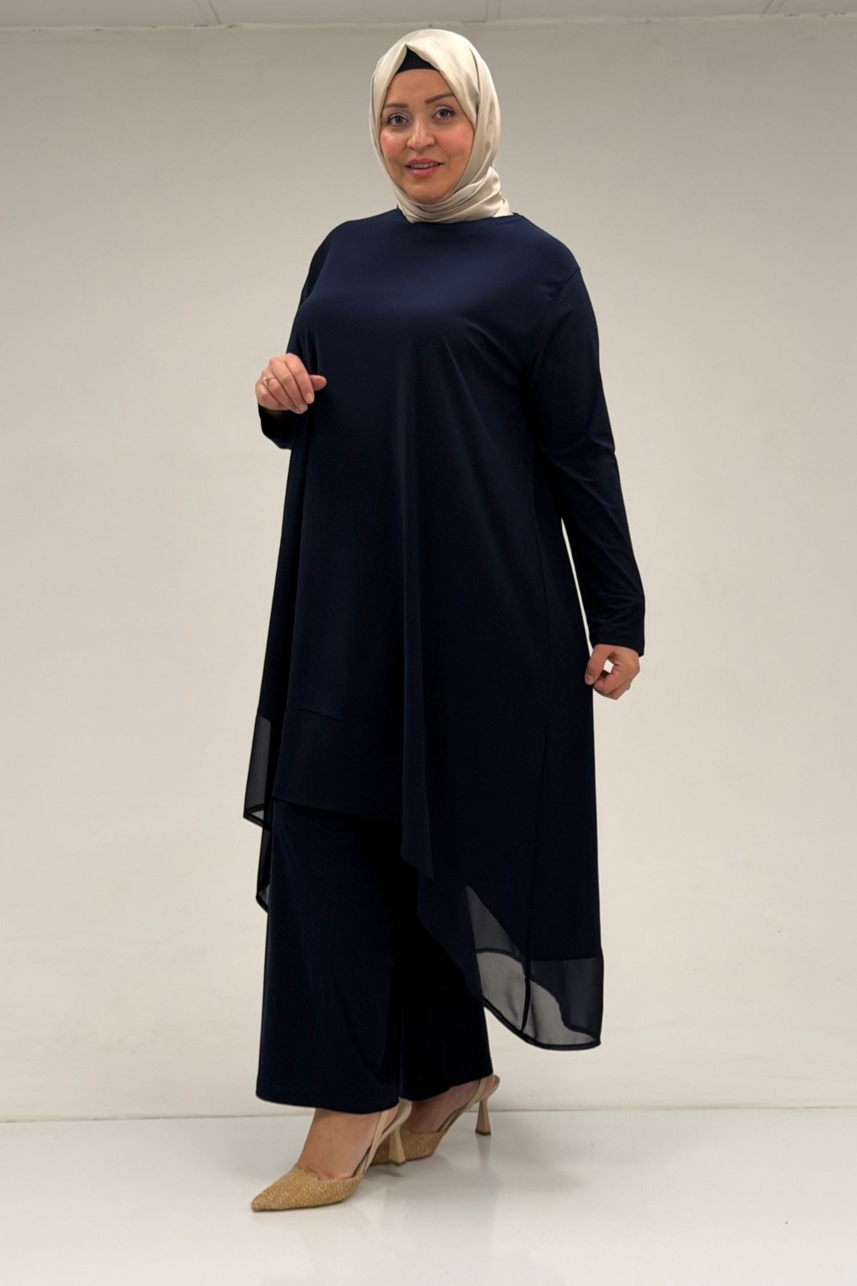 7602 طقم بنطلون و تونيك مقاس كبير - أزرق ملكي    