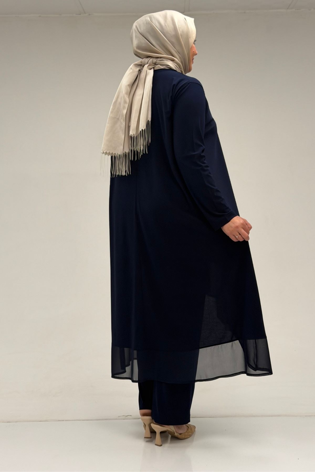 7602 طقم بنطلون و تونيك مقاس كبير - أزرق ملكي    