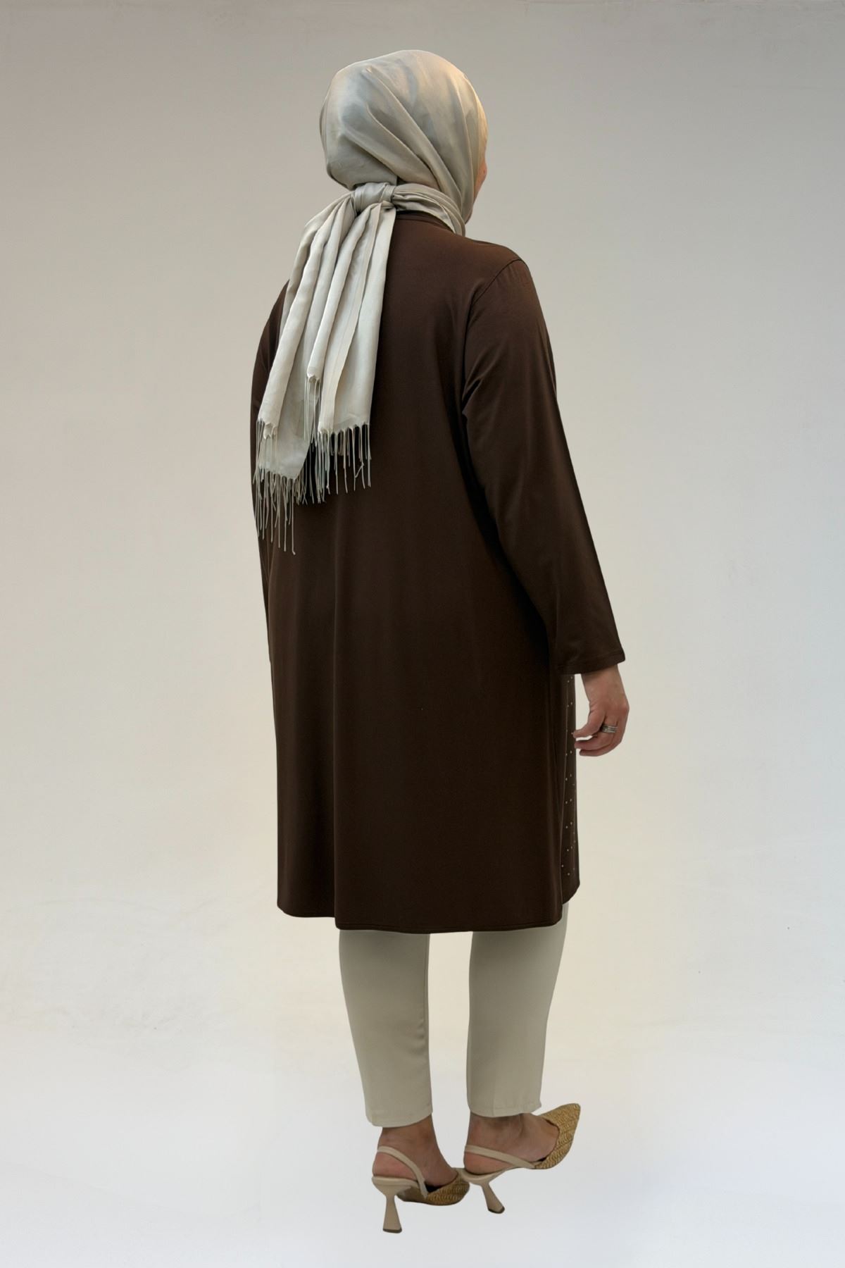 68001 Büyük Beden Önü Taş Baskı Detaylı Penye Tunik - Kahve