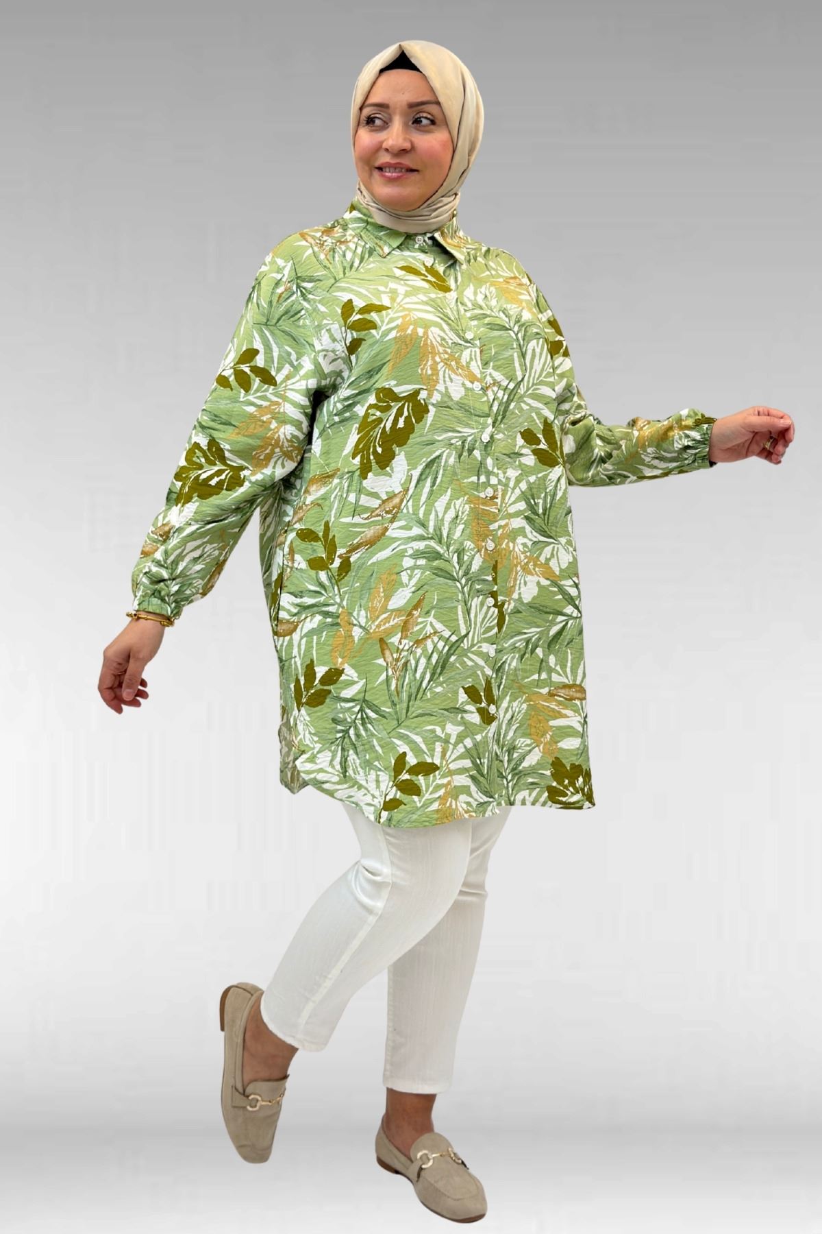 68010 Büyük Beden Yanları Yırtmaçlı Kolları Lastikli Mango Tunik - Yaprak Desen Vizon