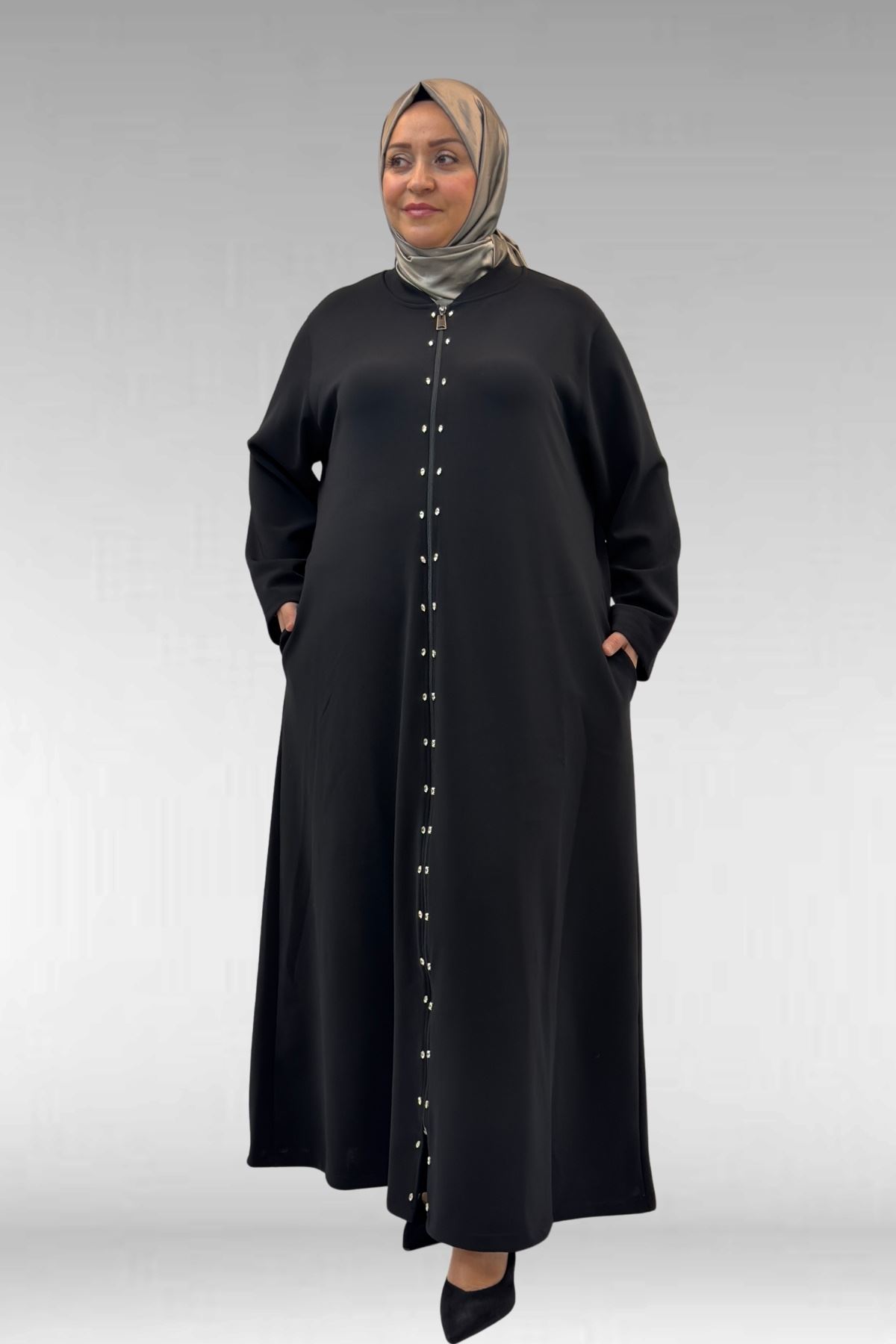 56021 Büyük Beden Boydan Fermuarlı Taş Detaylı Çelik Ferace - Siyah