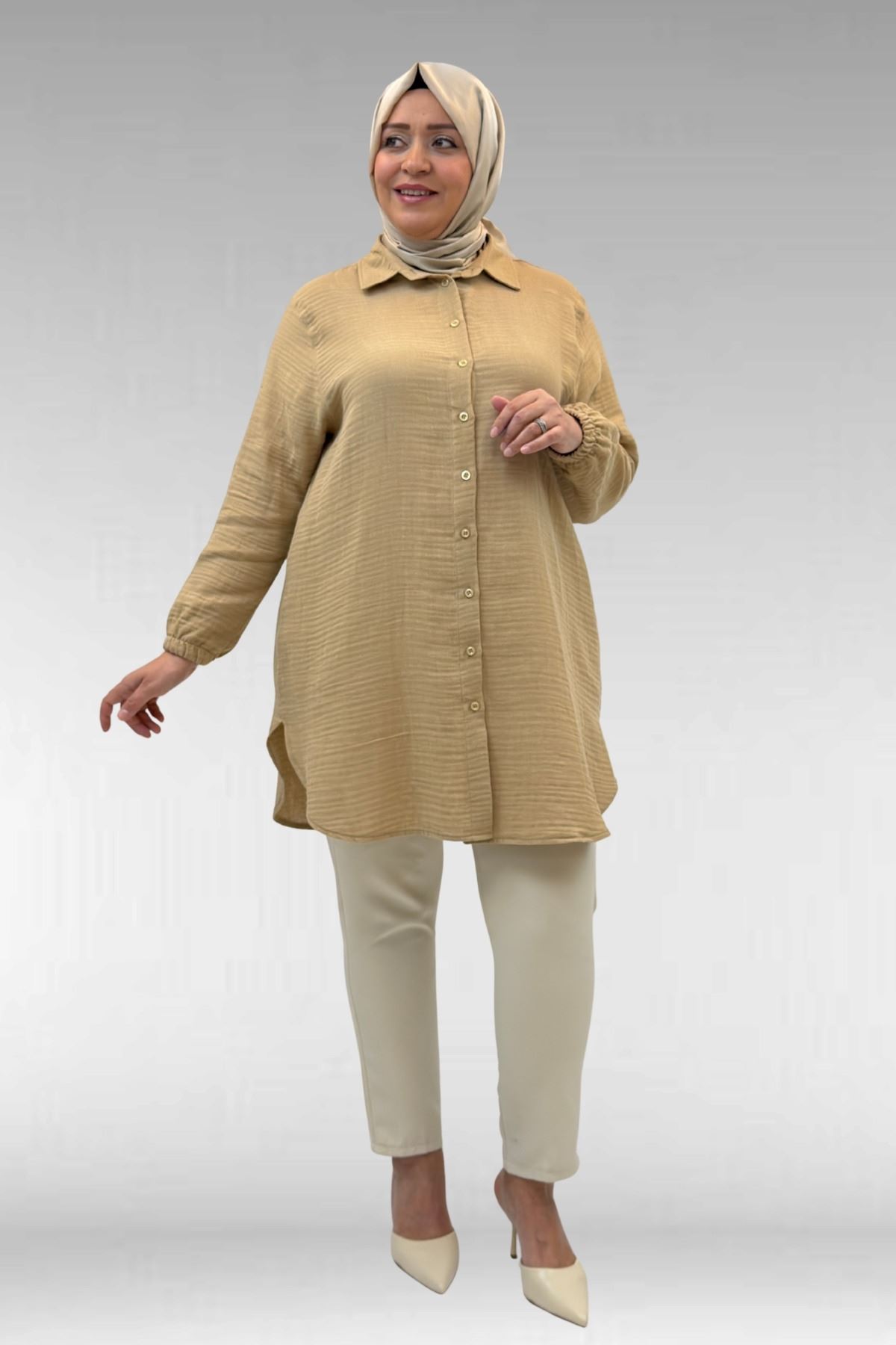 58091 Büyük Beden Kolları Lastikli Müslin Gömlek - Bej