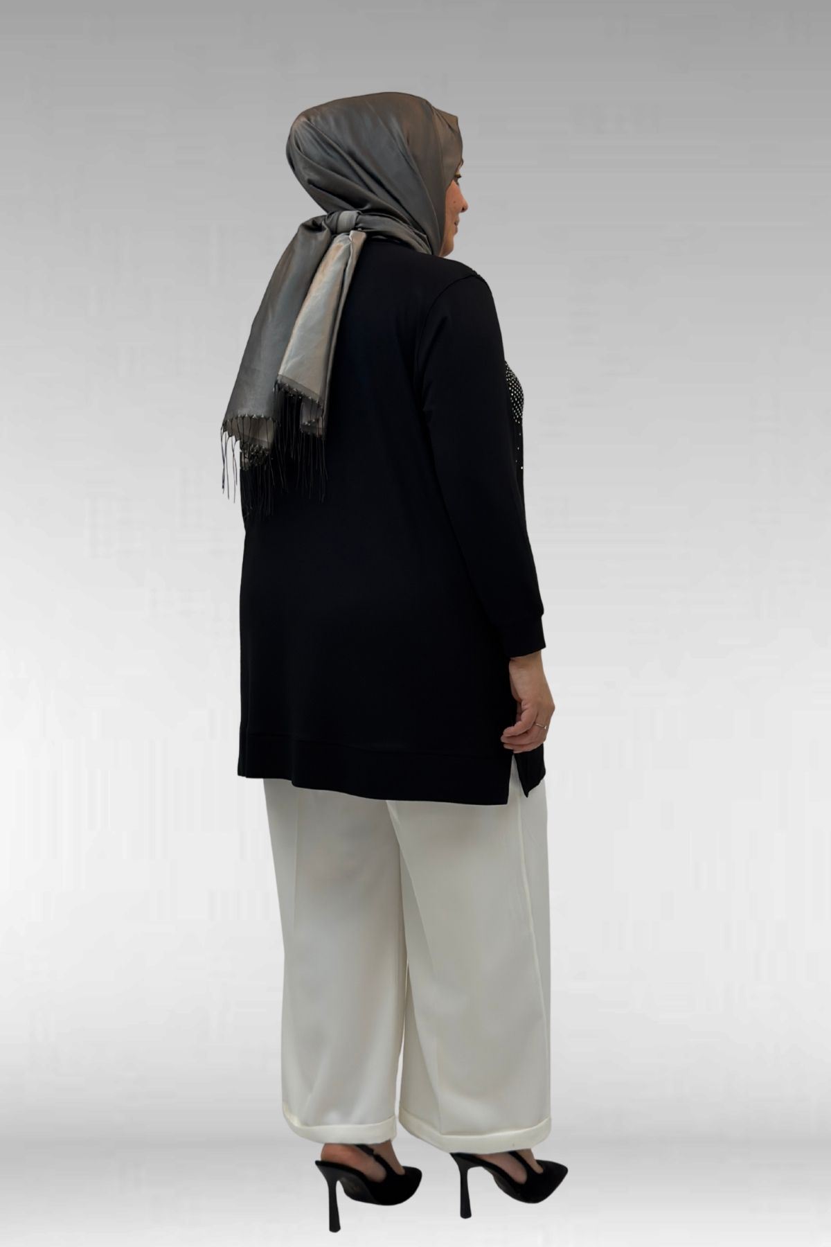 68011 Büyük Beden Önü Taş Detaylı Penye Tunik - Siyah