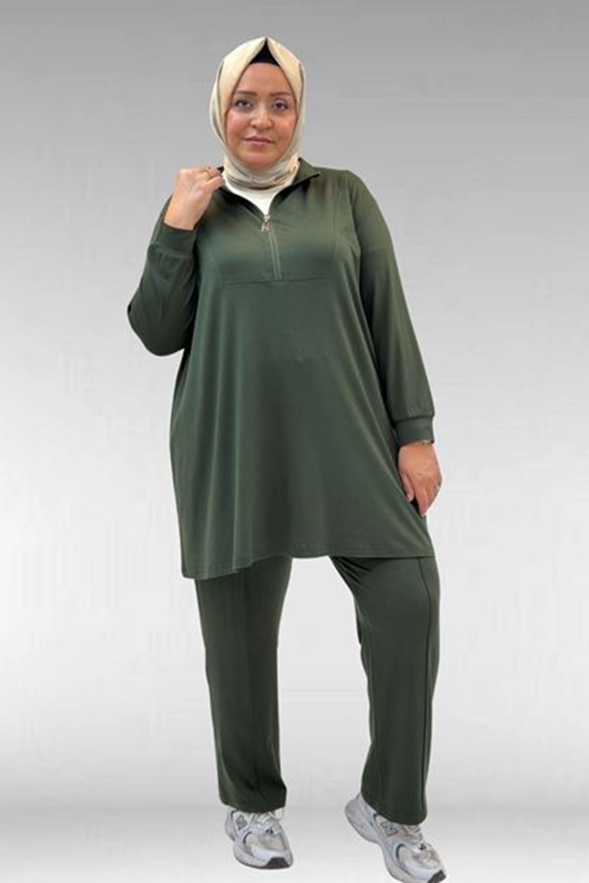 D-67014 Büyük Beden Parçalı Yakalı Fermuarlı Pantolonlu Penye Takım - Haki