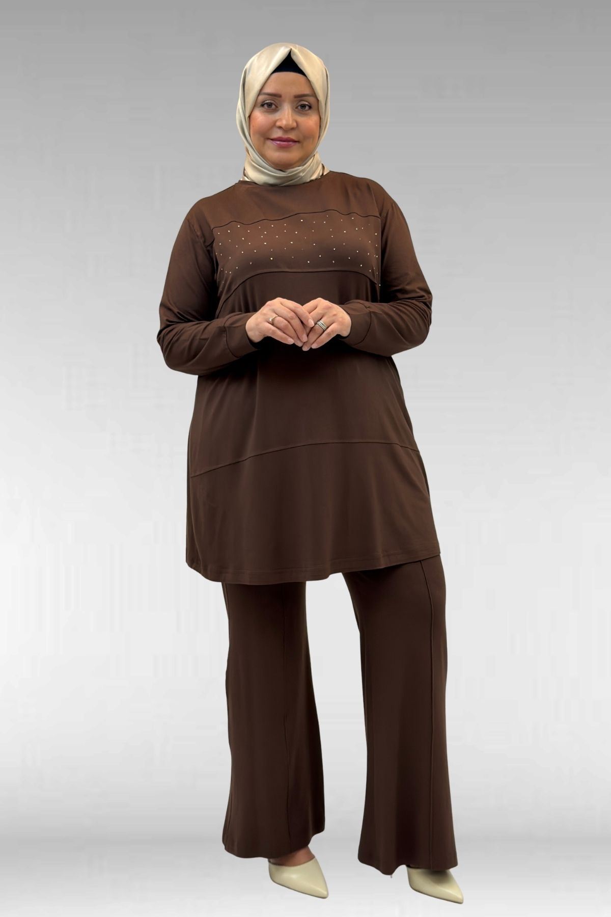 67021 Büyük Beden Taş Baskı Detaylı Parçalı Pantolonlu Takım - Kahve