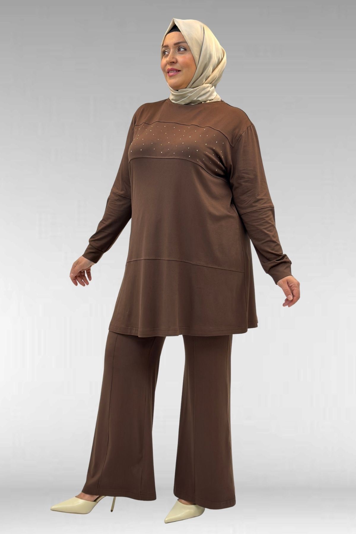 67021 Büyük Beden Taş Baskı Detaylı Parçalı Pantolonlu Takım - Kahve