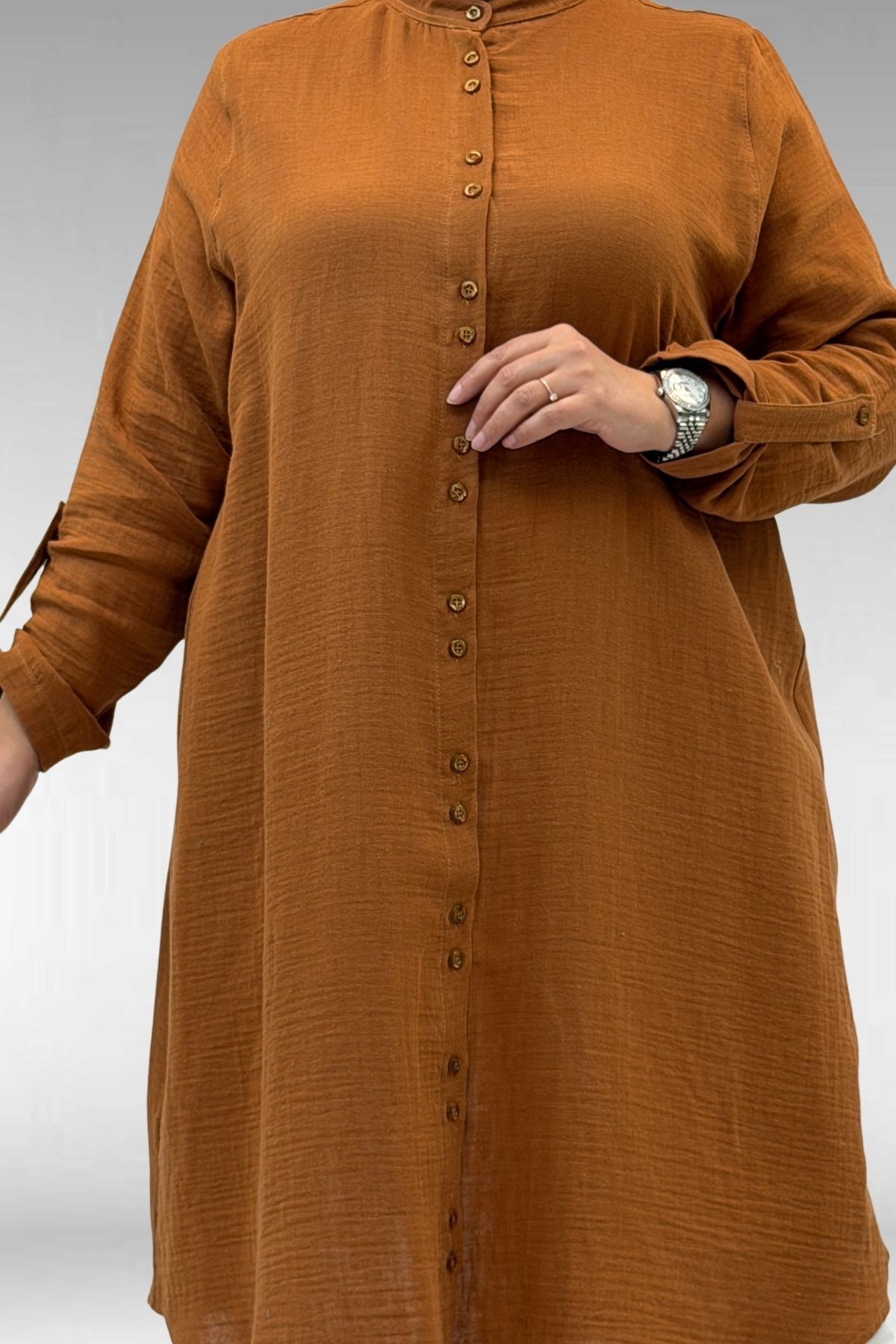 58092 Büyük Beden Çift Düğme Detaylı Müslin Gömlek - Tarçın