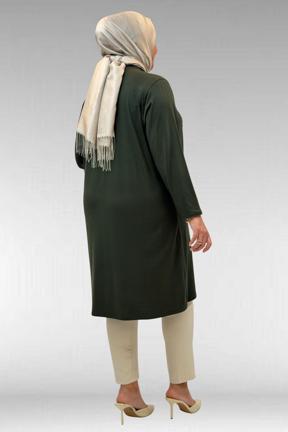 68002 Büyük Beden Önü Güneş Parıltılı Taş Baskılı Penye Tunik - Haki