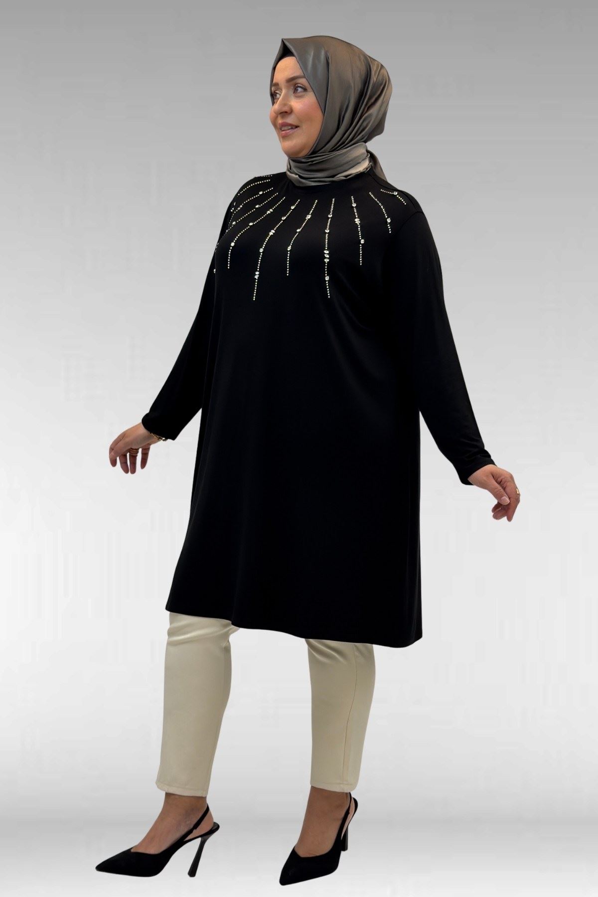 68002 Büyük Beden Önü Güneş Parıltılı Taş Baskılı Penye Tunik - Siyah