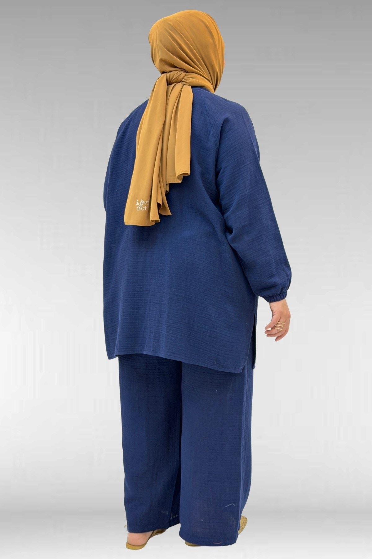 67039 Büyük Beden Yarım Patlı Sıfır Yaka Müslin Pantolonlu Takım - Lacivert