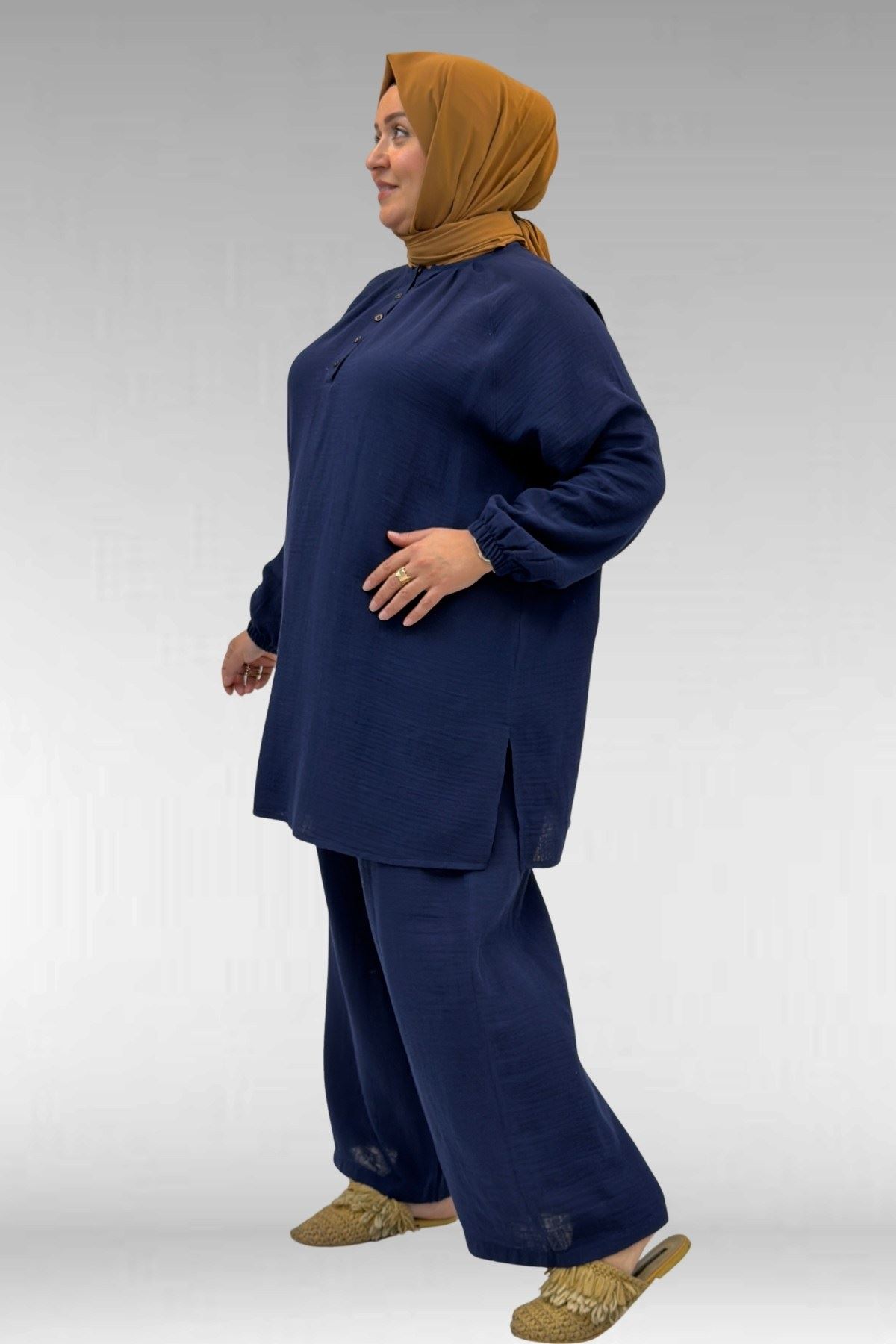 67039 Büyük Beden Yarım Patlı Sıfır Yaka Müslin Pantolonlu Takım - Lacivert