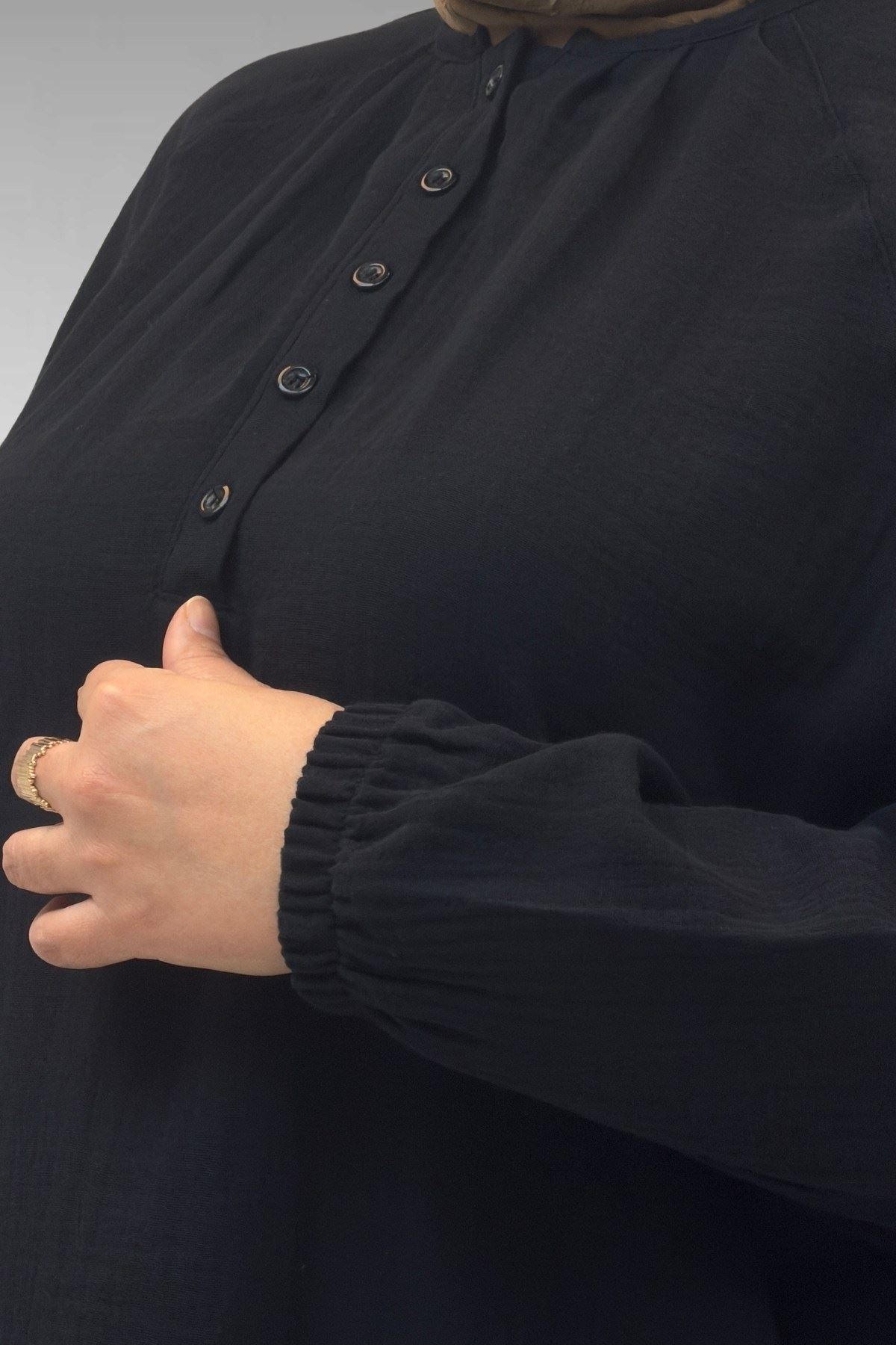 67039 Büyük Beden Yarım Patlı Sıfır Yaka Müslin Pantolonlu Takım - Siyah