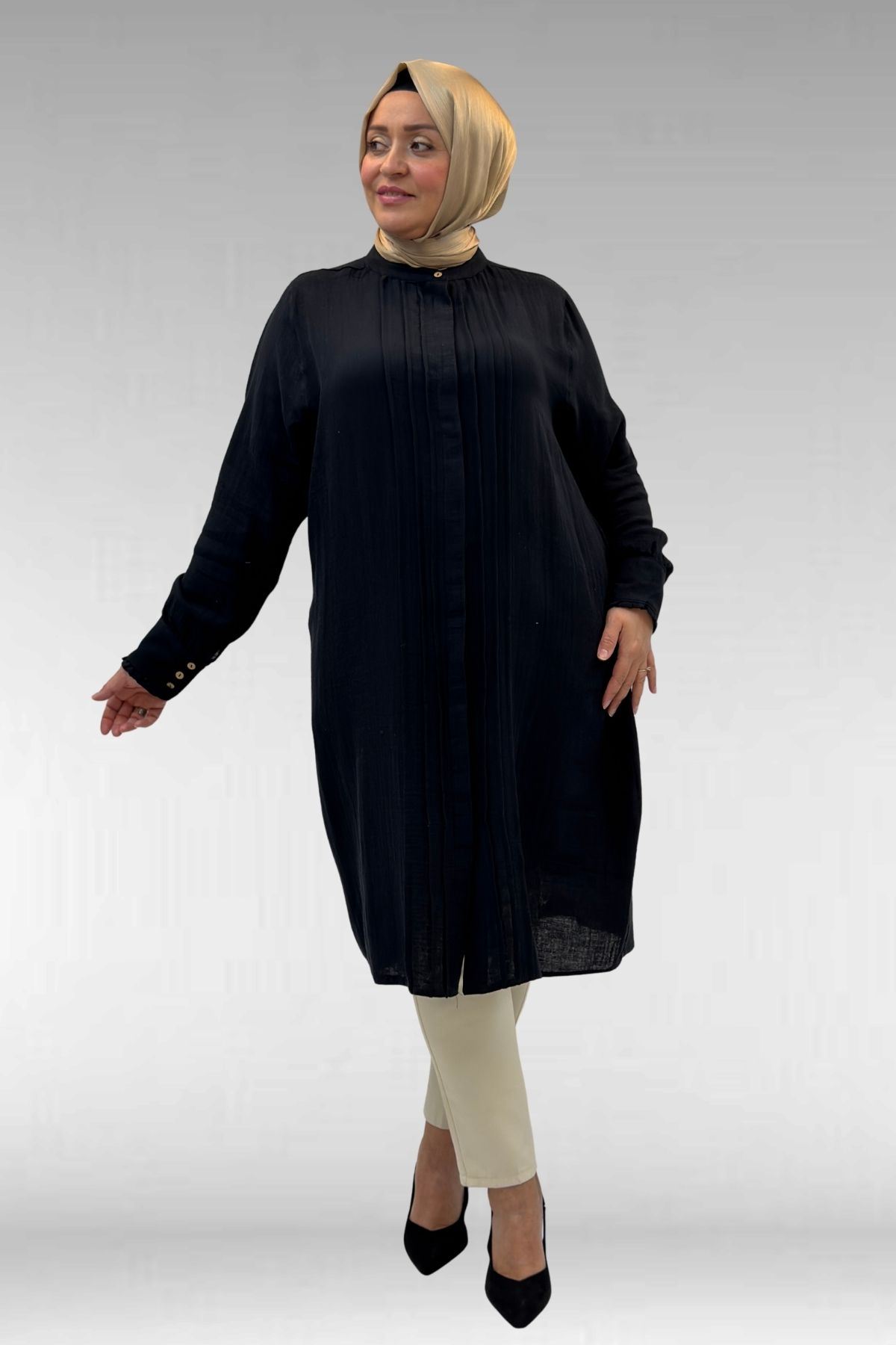 68022 Büyük Beden Boydan Pile Detaylı Müslin Gömlek - Siyah