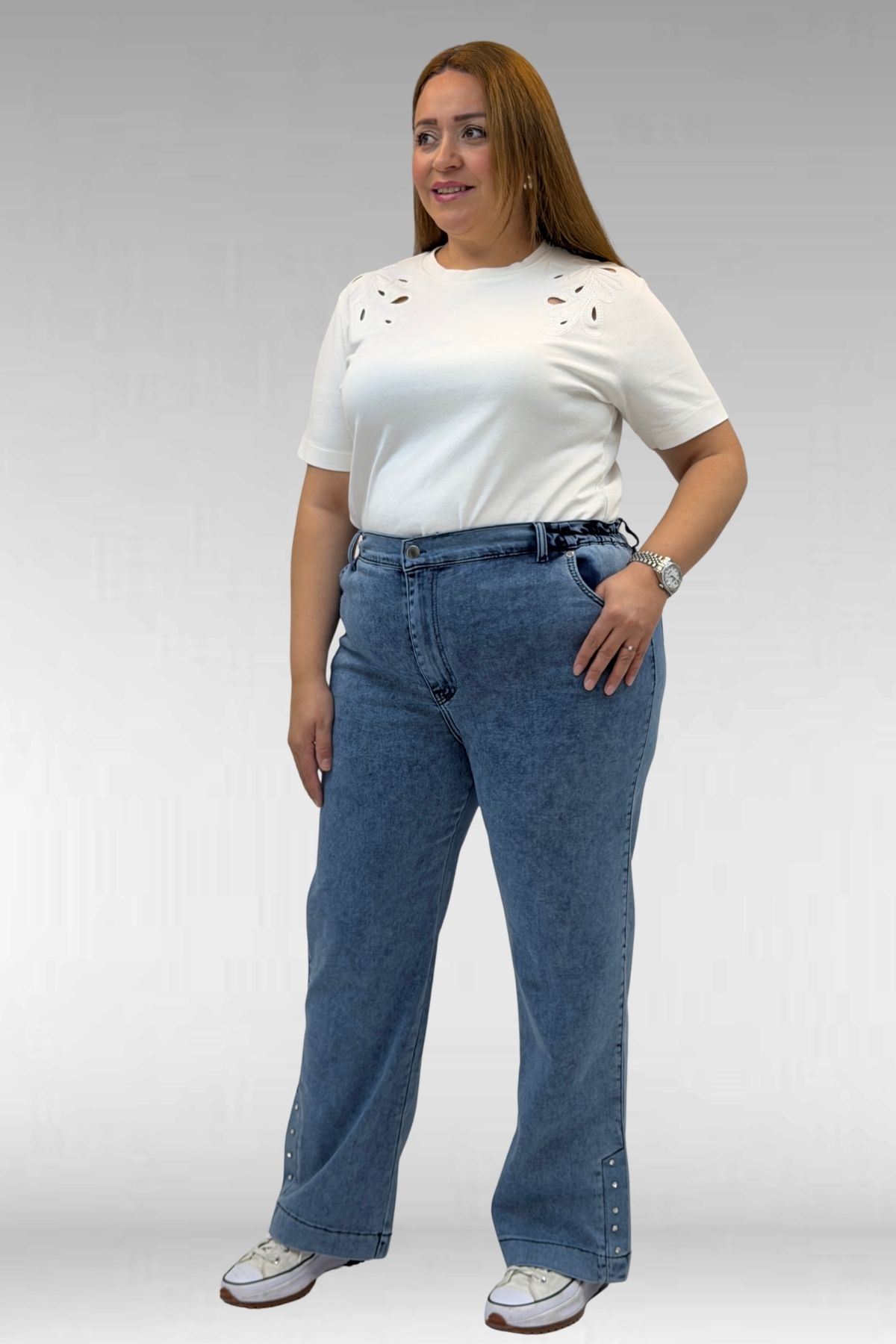 59024 Büyük Beden Paçasında Taş Detaylı Kot Pantolon - Açık Mavi