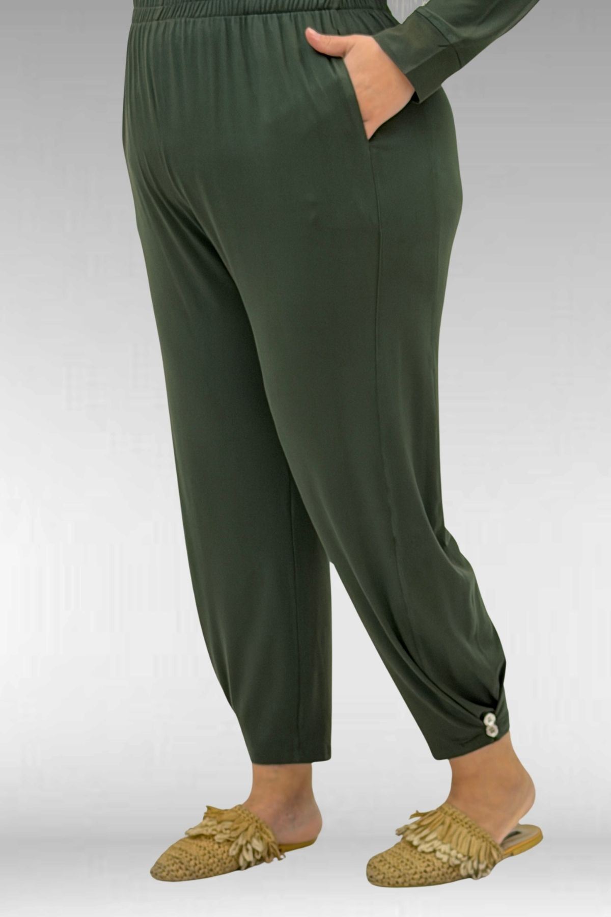 67041 Büyük Beden Düğme Detaylı Penye Pantolonlu Takım - Haki