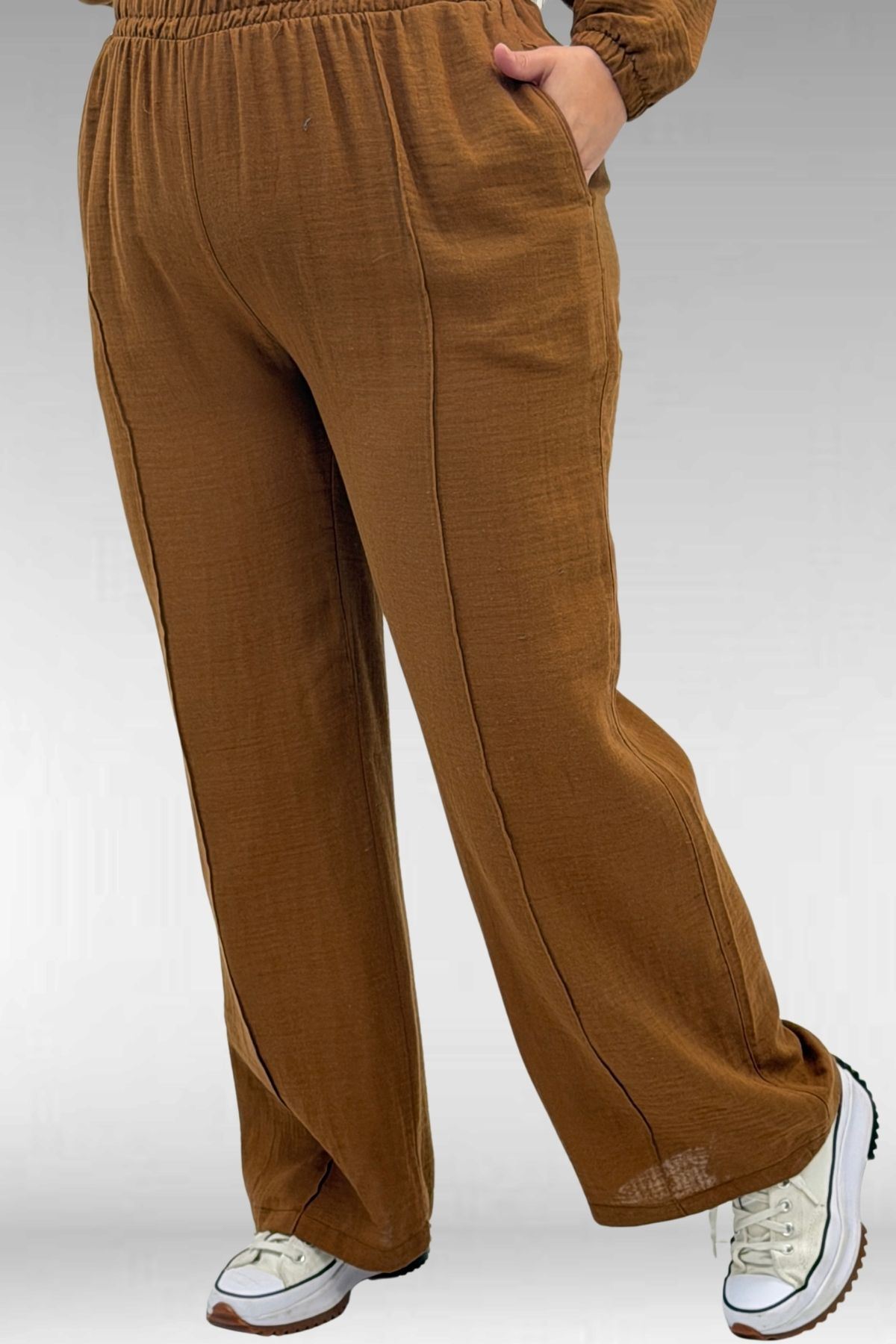 67015 Büyük Beden Cepleri D Toka Detaylı Müslin Pantolonlu Takım - Kahve