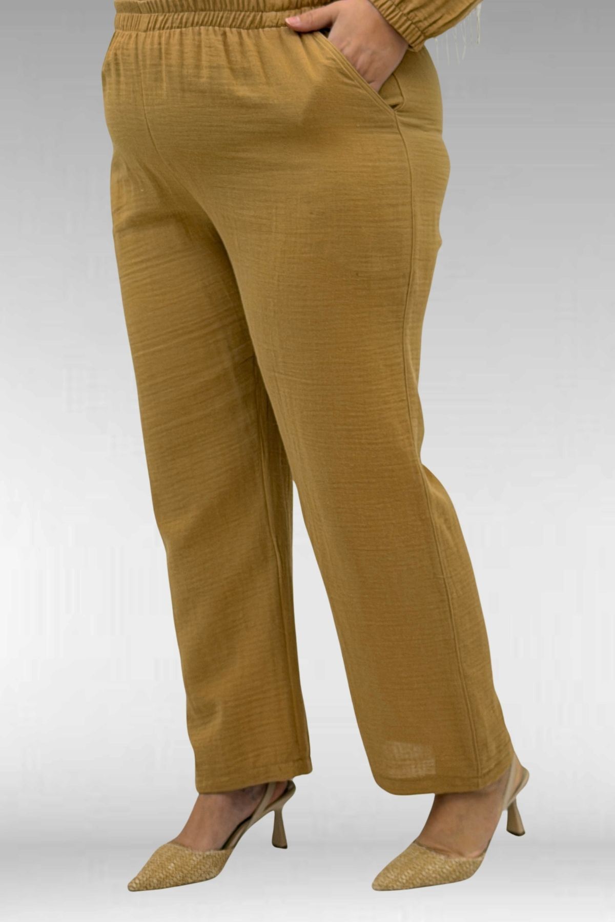 67044 Büyük Beden Asimetrik Kesim Pantolonlu Müslin Takım - Bisküvi