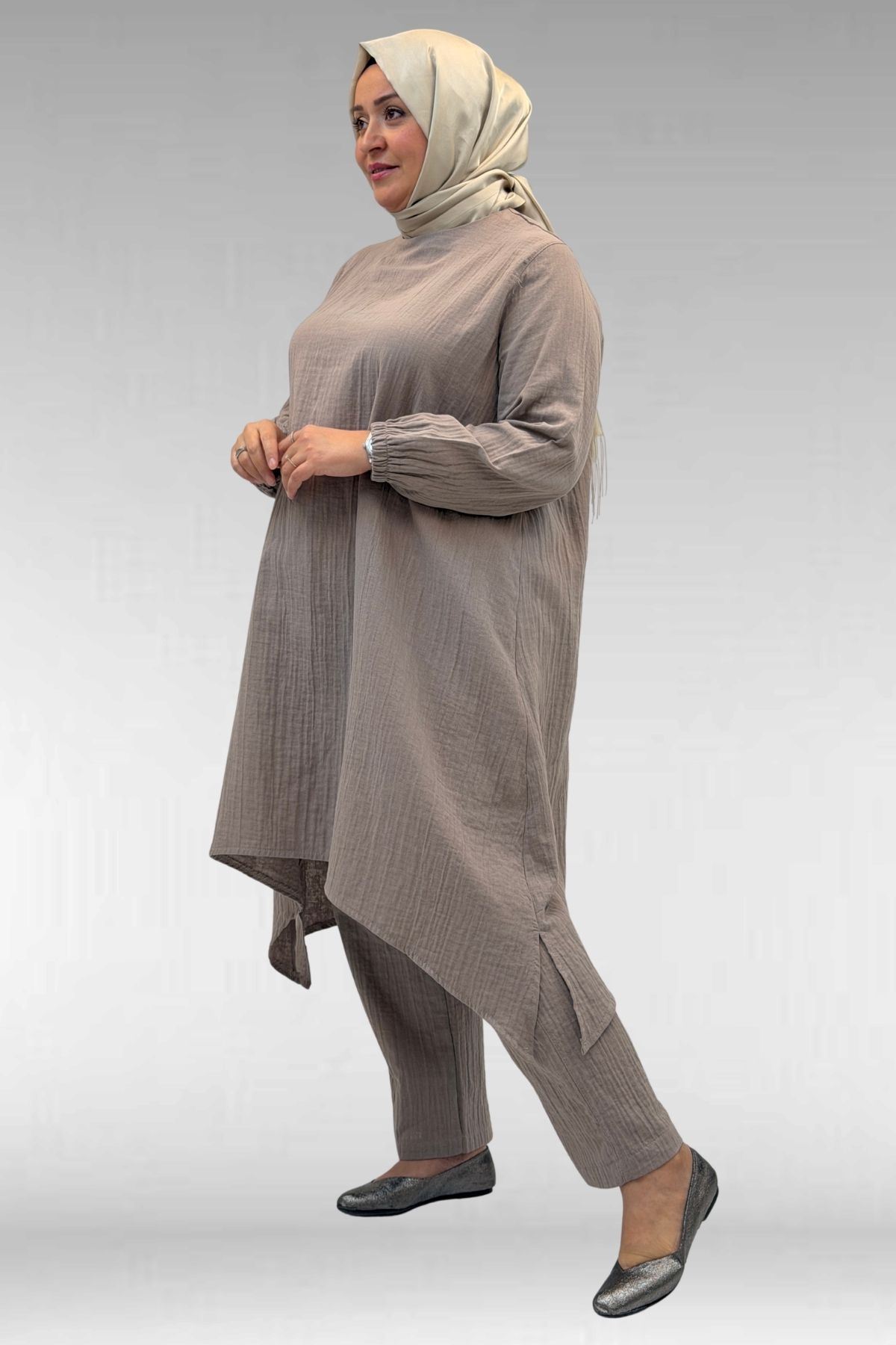 67044 Büyük Beden Asimetrik Kesim Pantolonlu Müslin Takım - Vizon